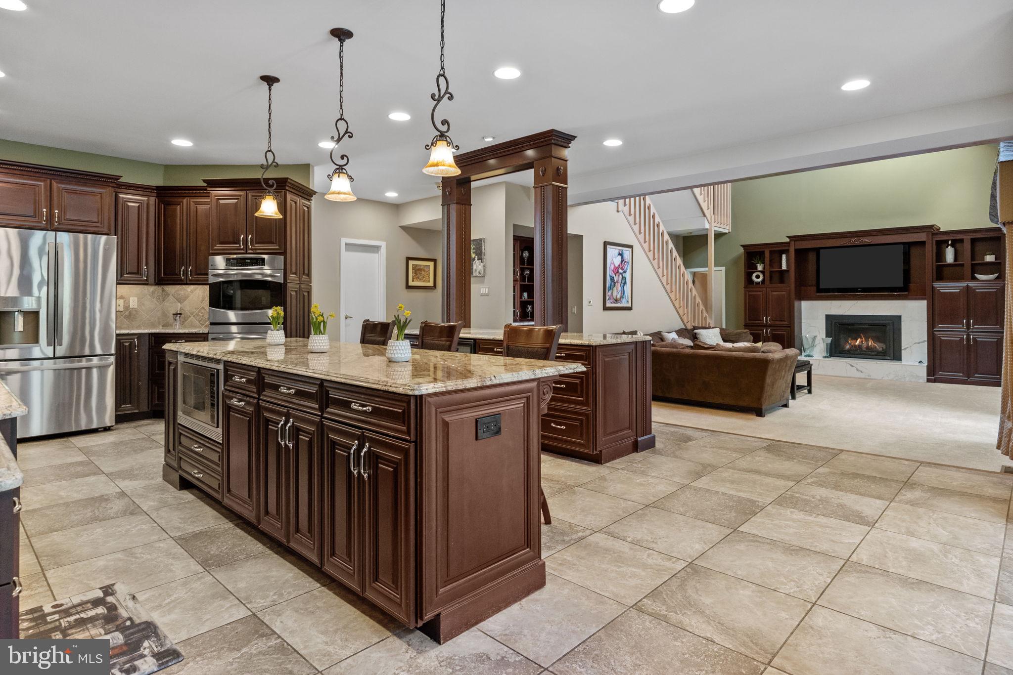 HAMPTON WOODS - Residential