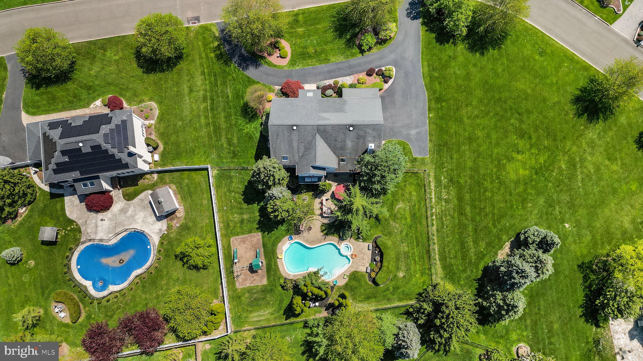 HAMPTON WOODS - Residential