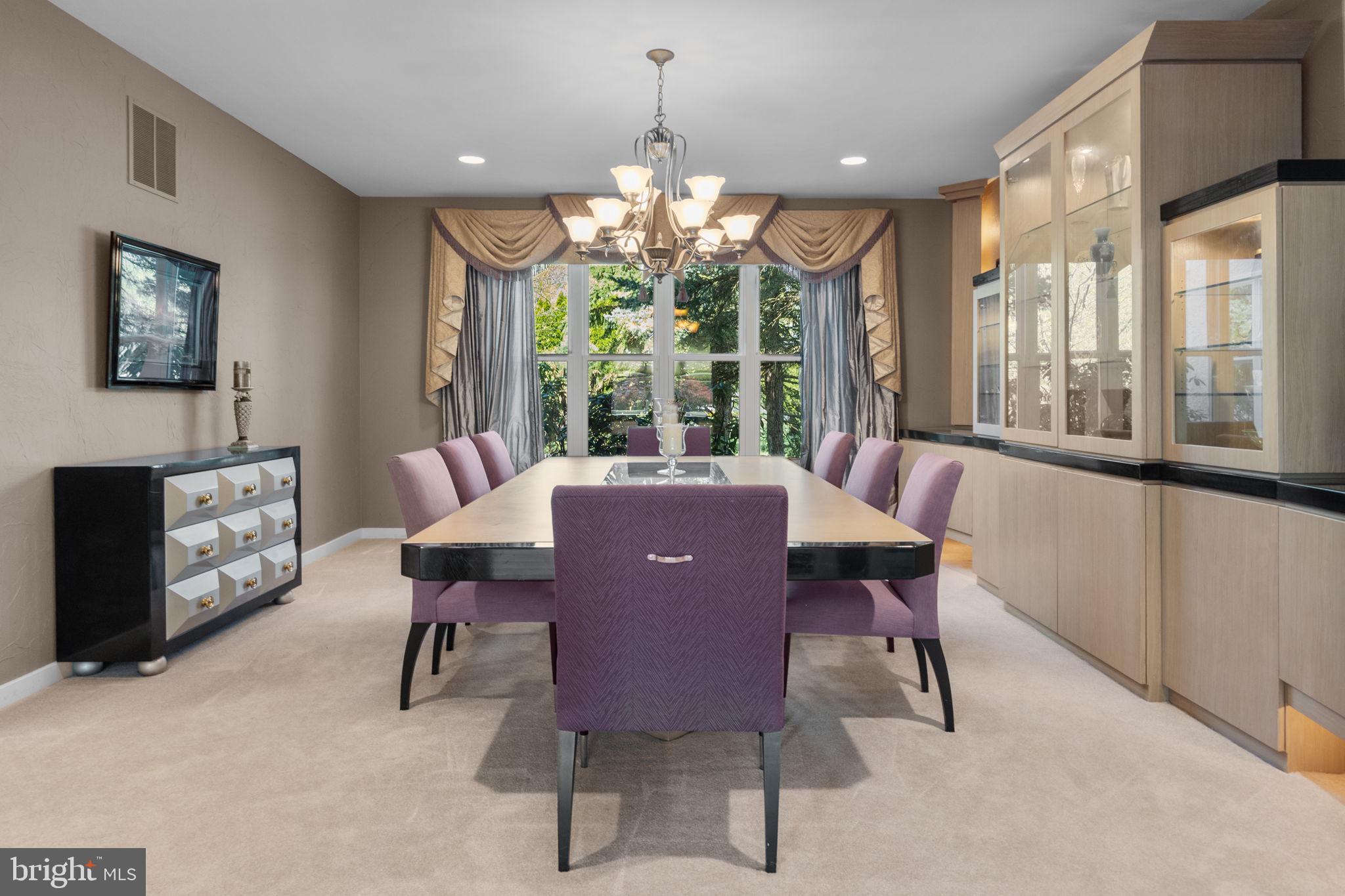 HAMPTON WOODS - Residential