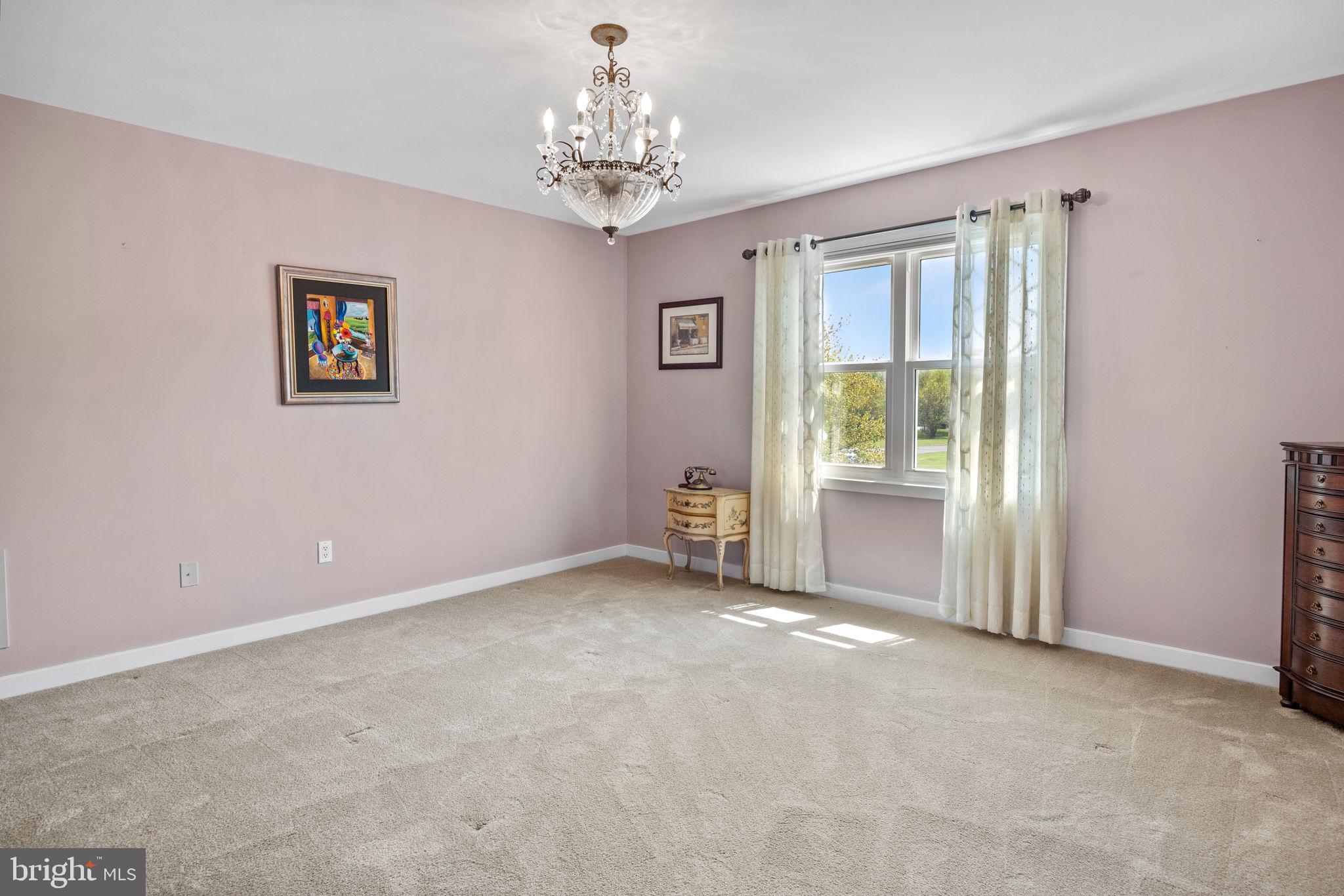 HAMPTON WOODS - Residential