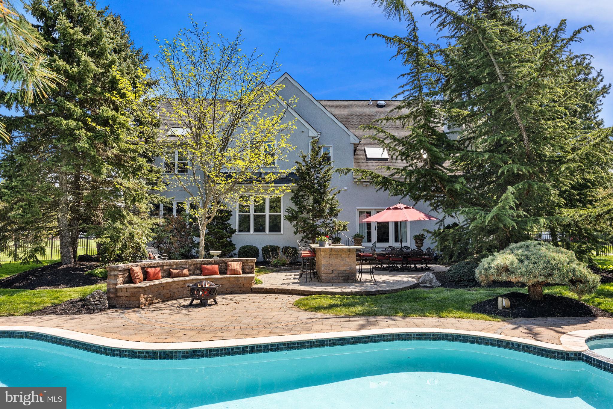 HAMPTON WOODS - Residential