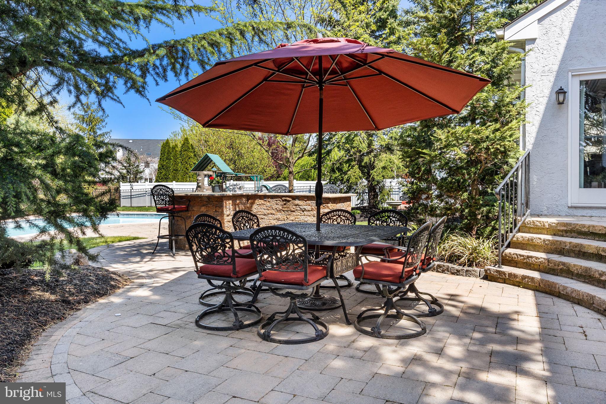 HAMPTON WOODS - Residential