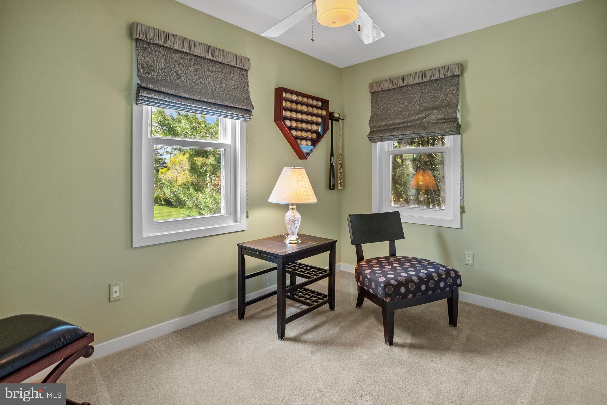 HAMPTON WOODS - Residential