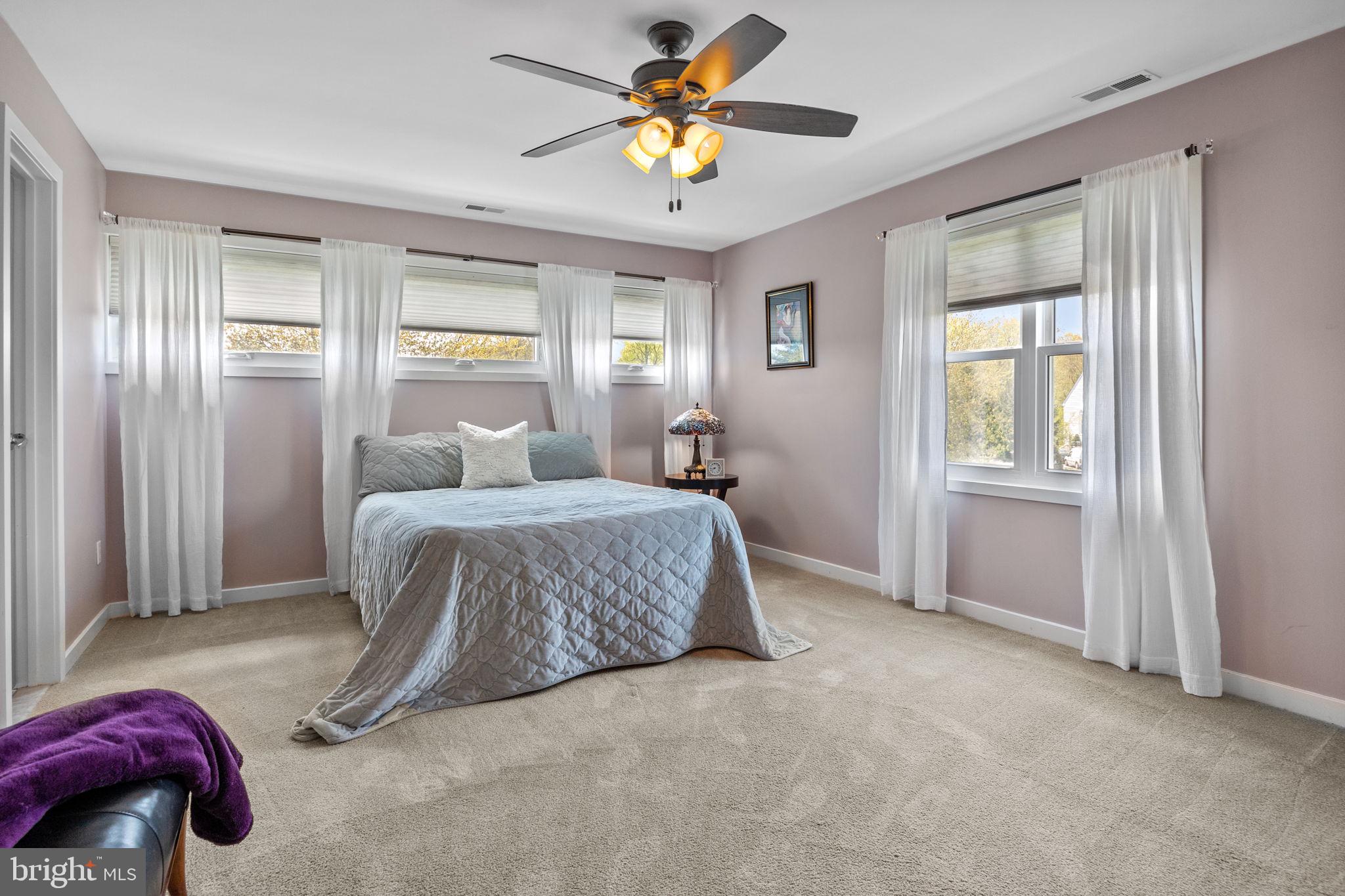 HAMPTON WOODS - Residential