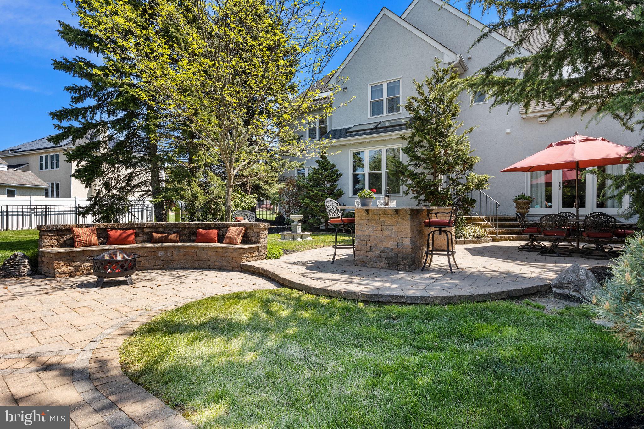 HAMPTON WOODS - Residential