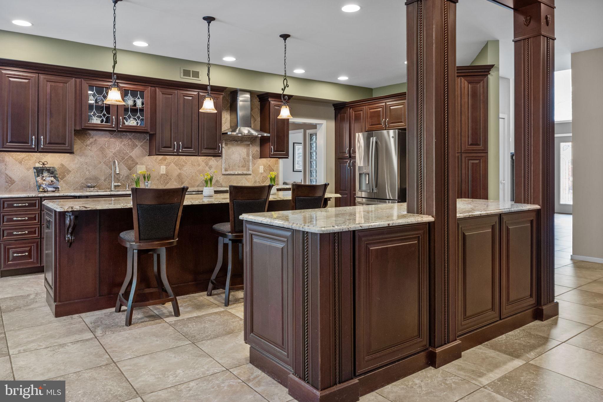 HAMPTON WOODS - Residential