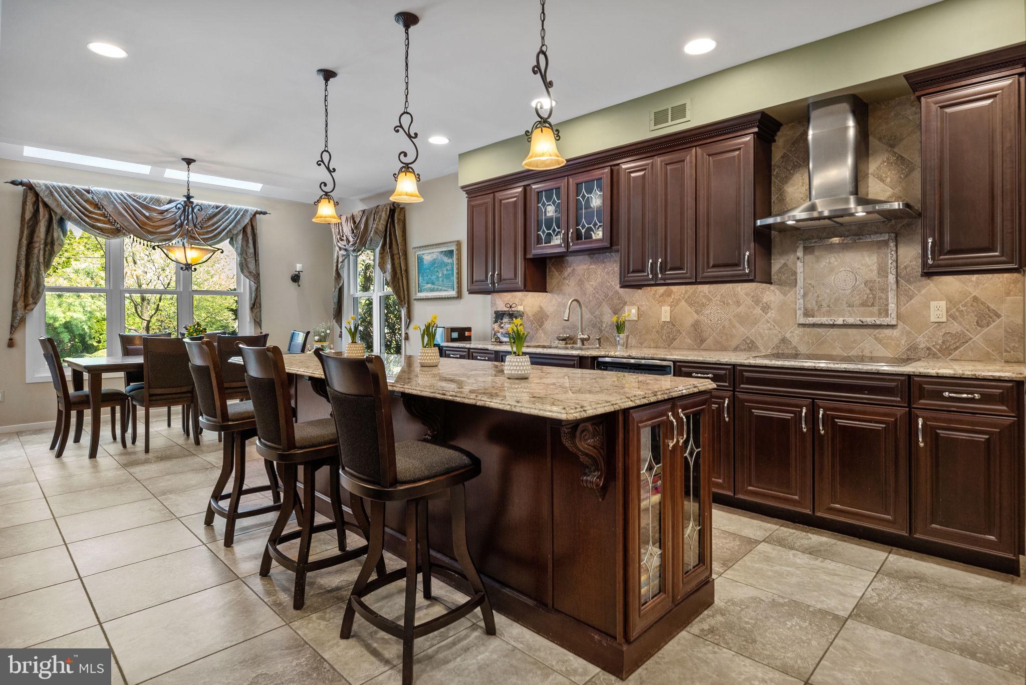 HAMPTON WOODS - Residential