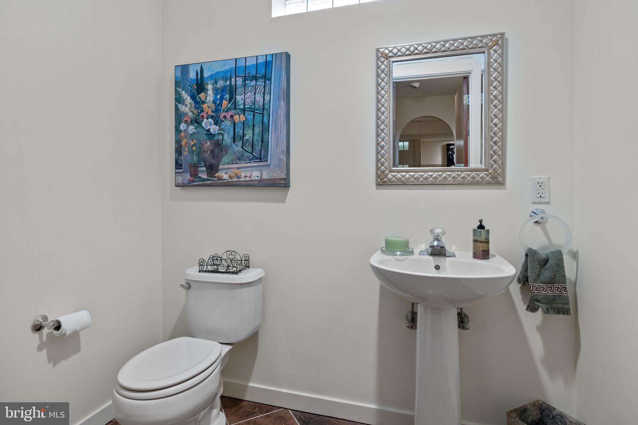 HAMPTON WOODS - Residential