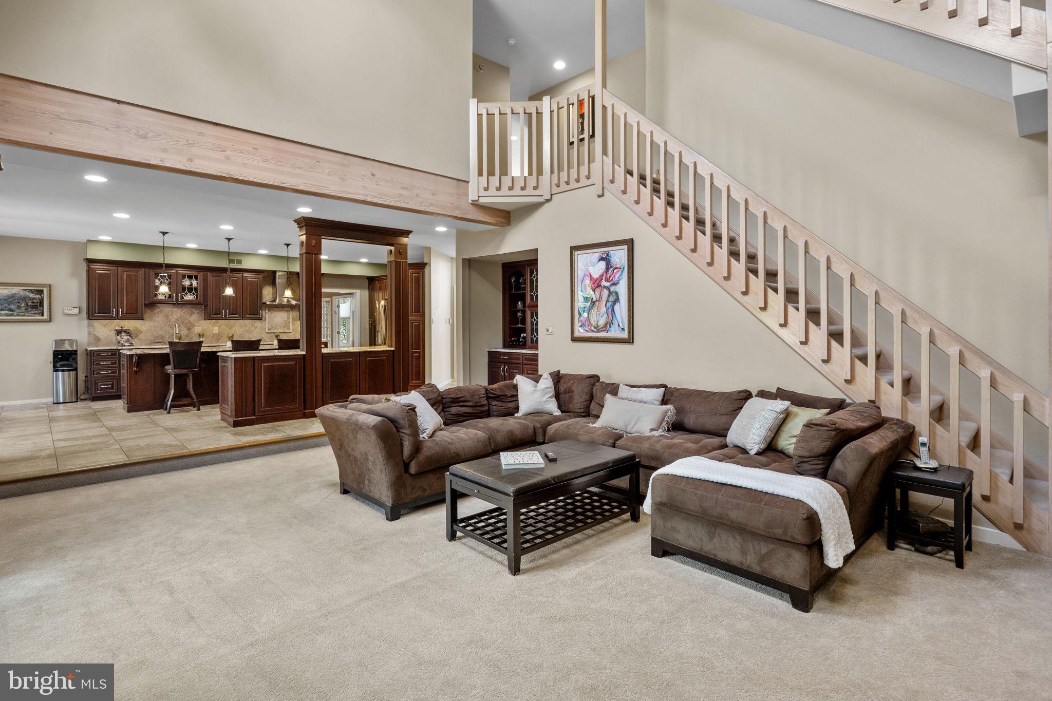 HAMPTON WOODS - Residential