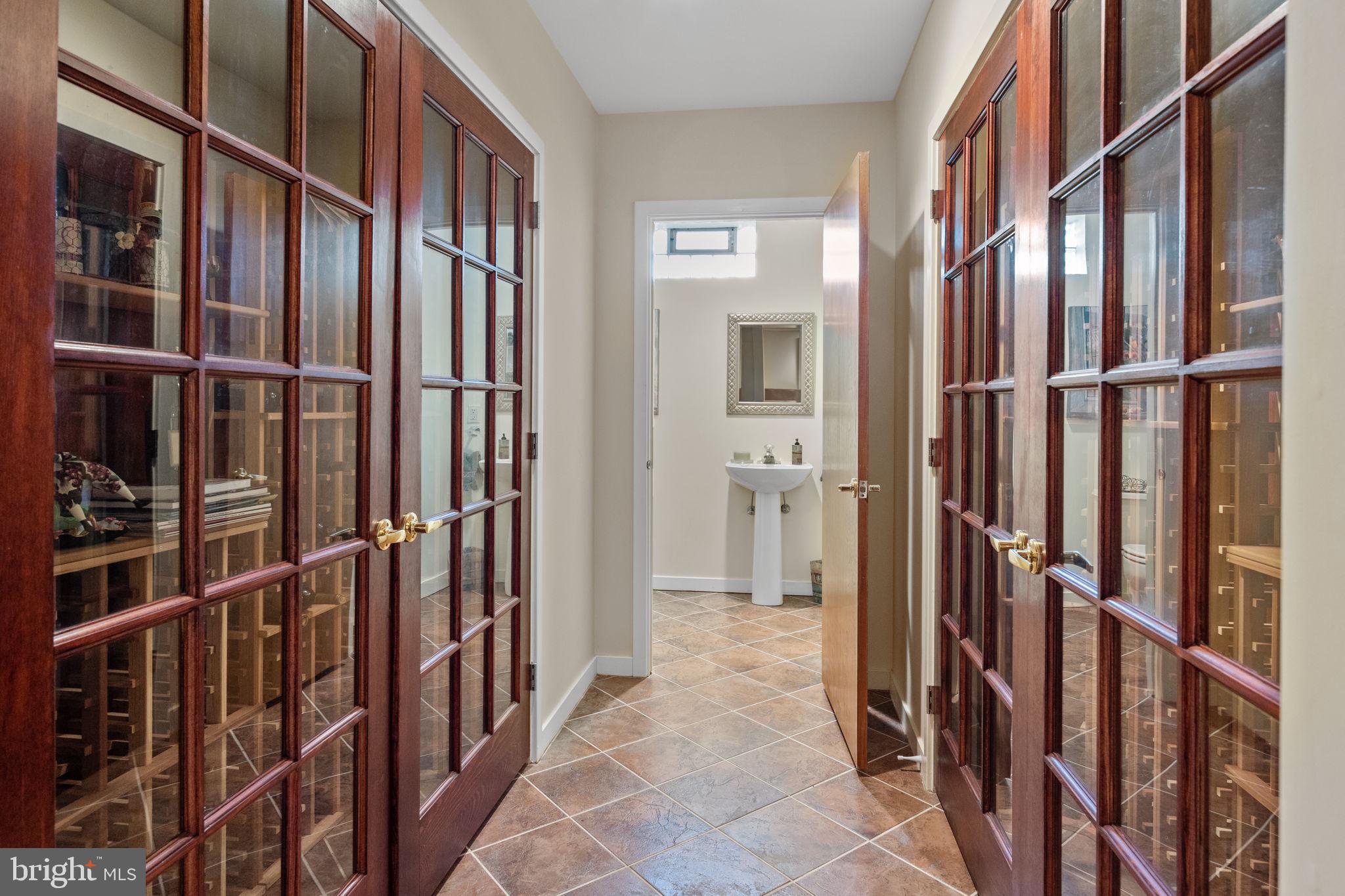 HAMPTON WOODS - Residential