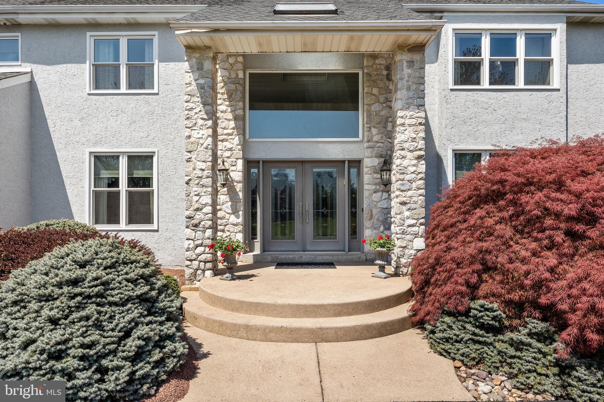 HAMPTON WOODS - Residential