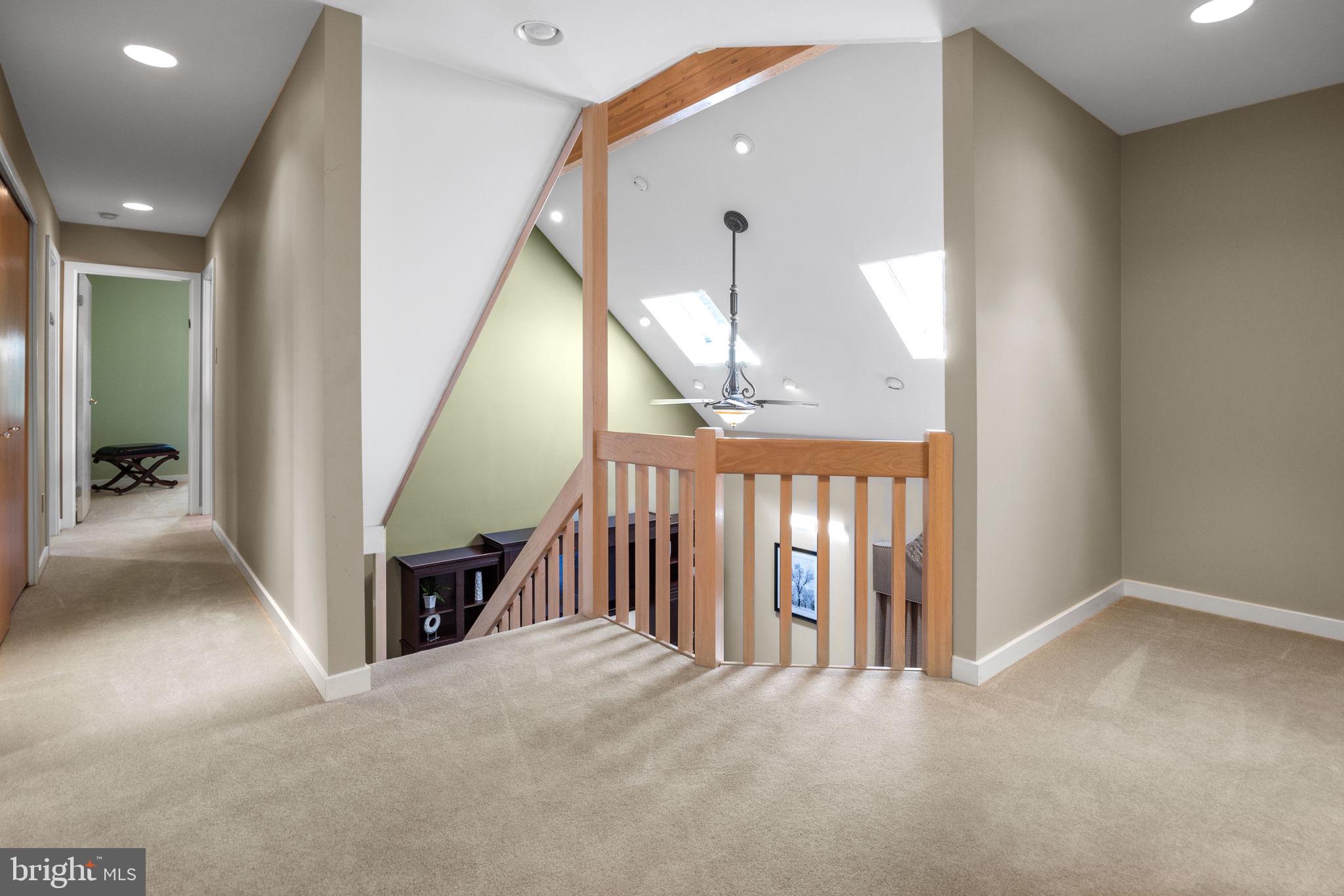 HAMPTON WOODS - Residential