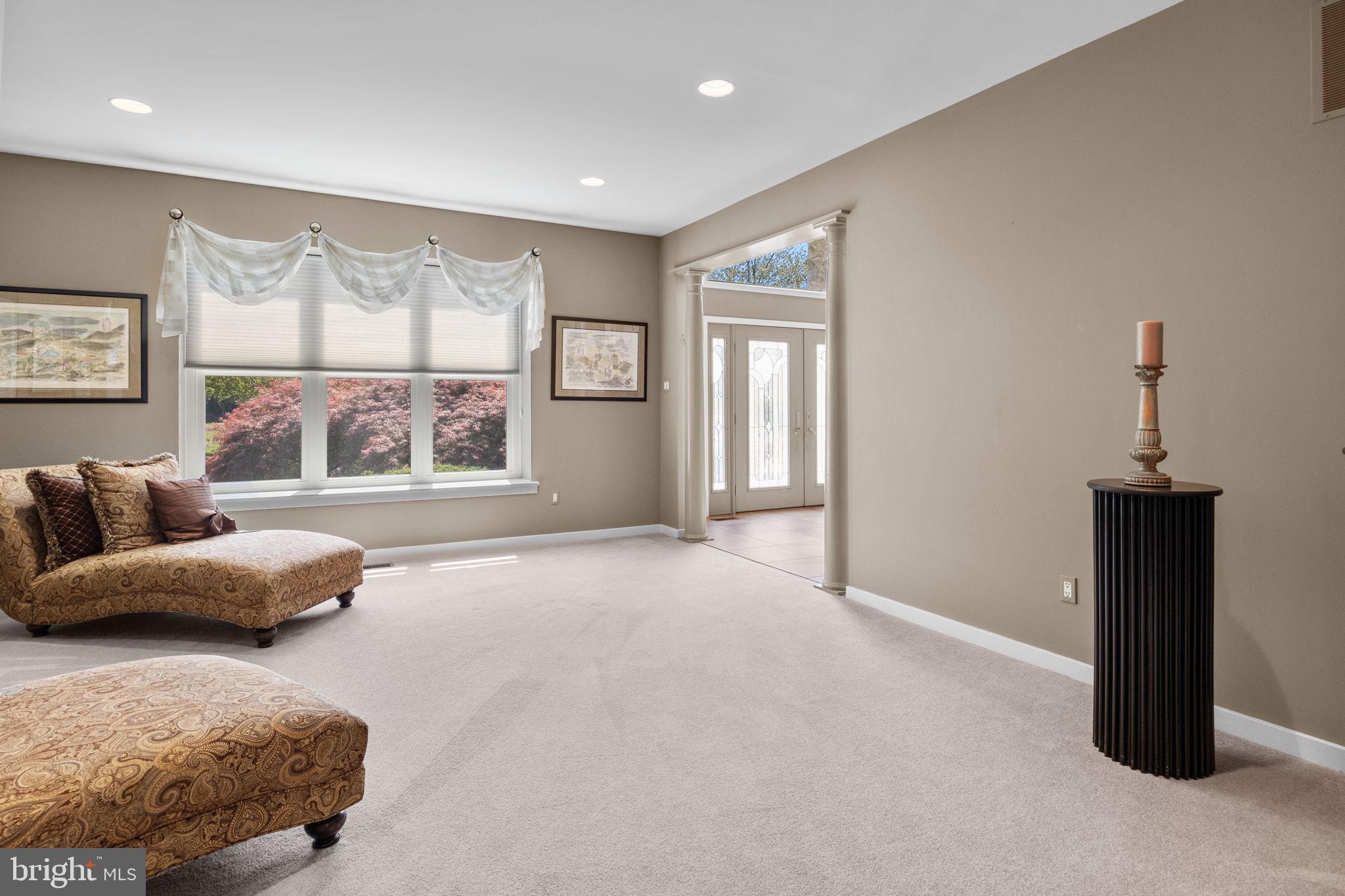 HAMPTON WOODS - Residential