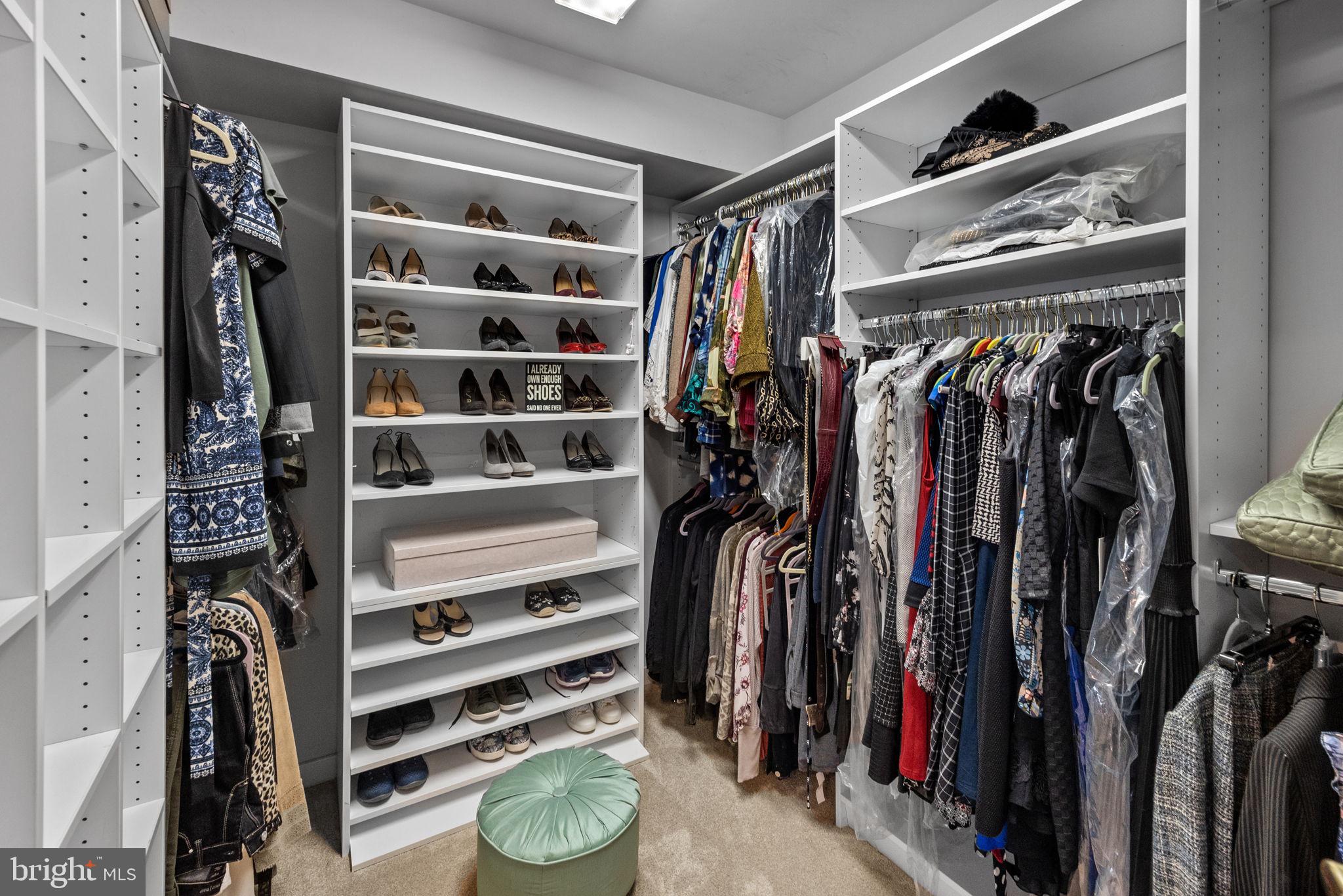 HAMPTON WOODS - Residential