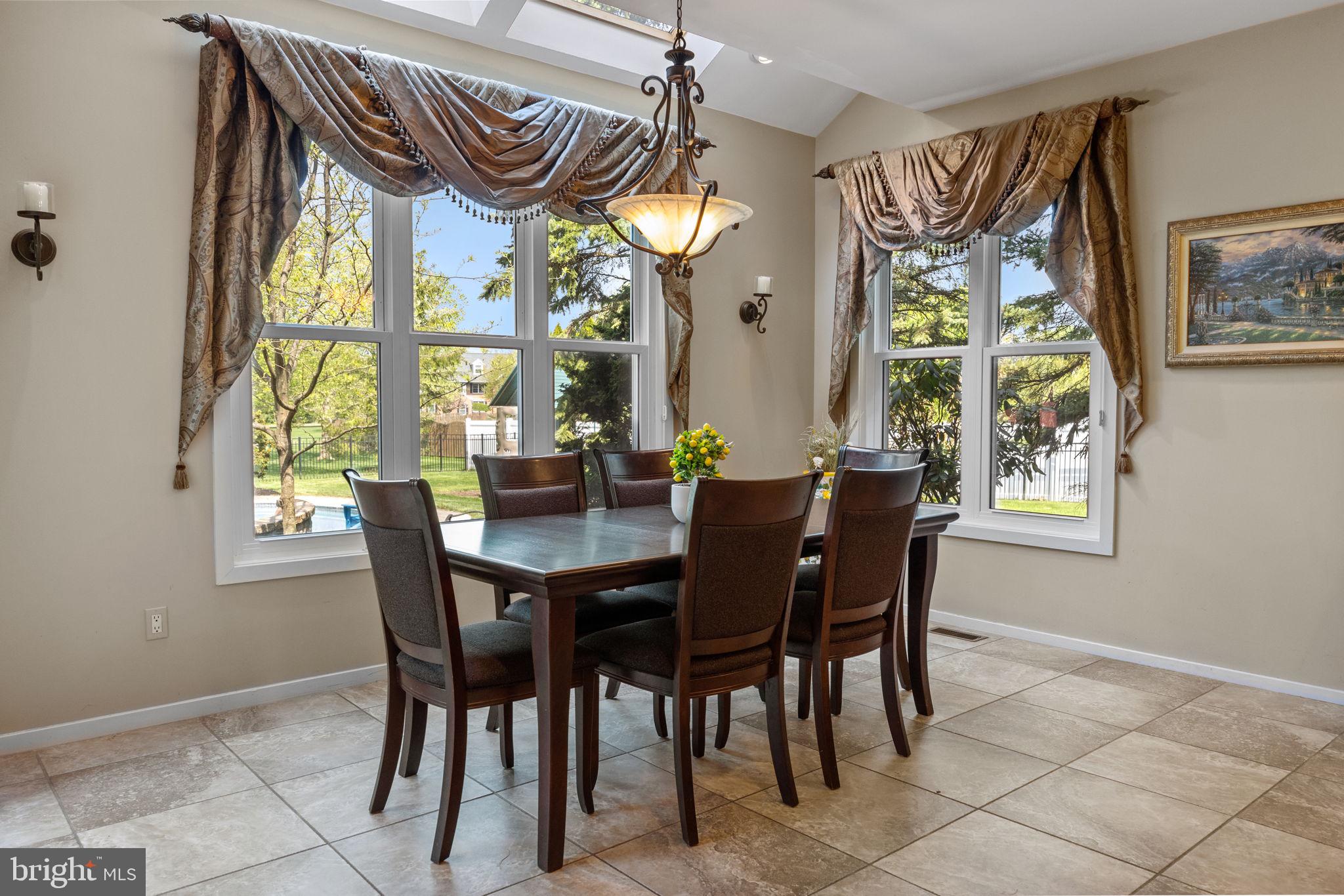 HAMPTON WOODS - Residential