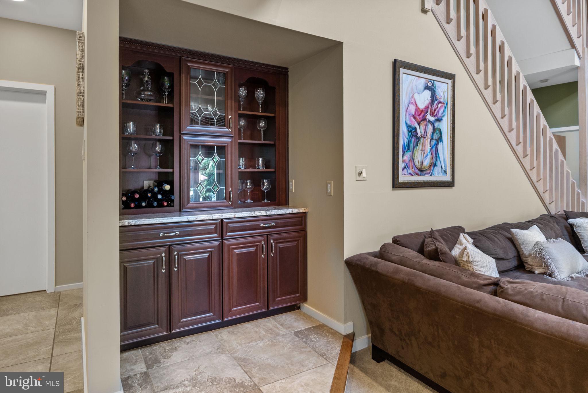 HAMPTON WOODS - Residential