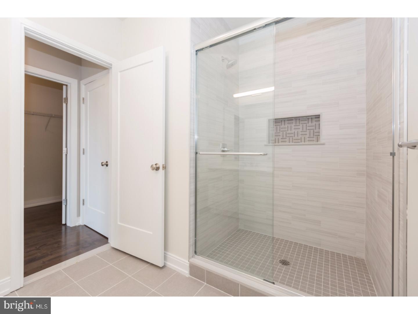 KENSINGTON - Residential