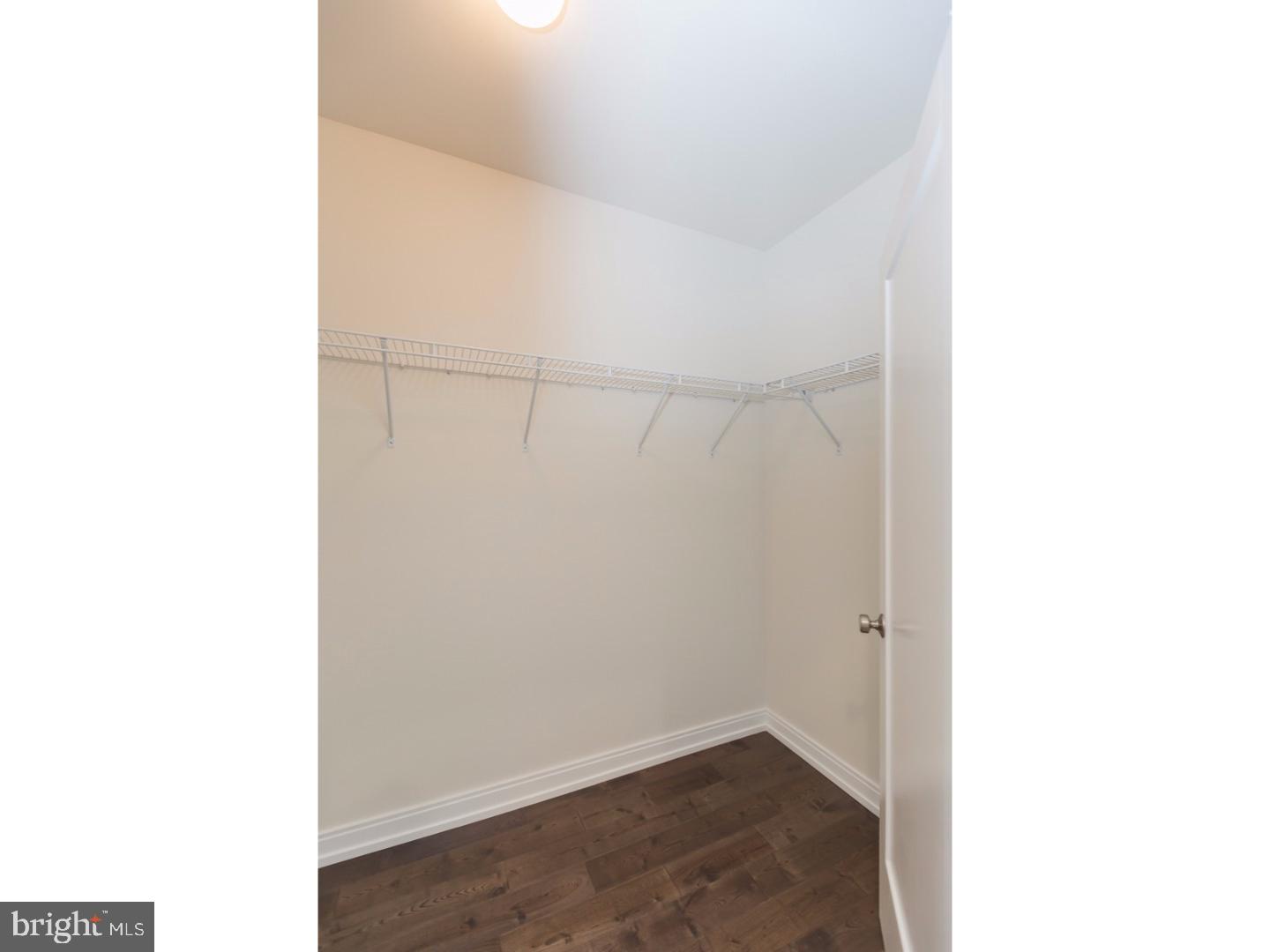 KENSINGTON - Residential