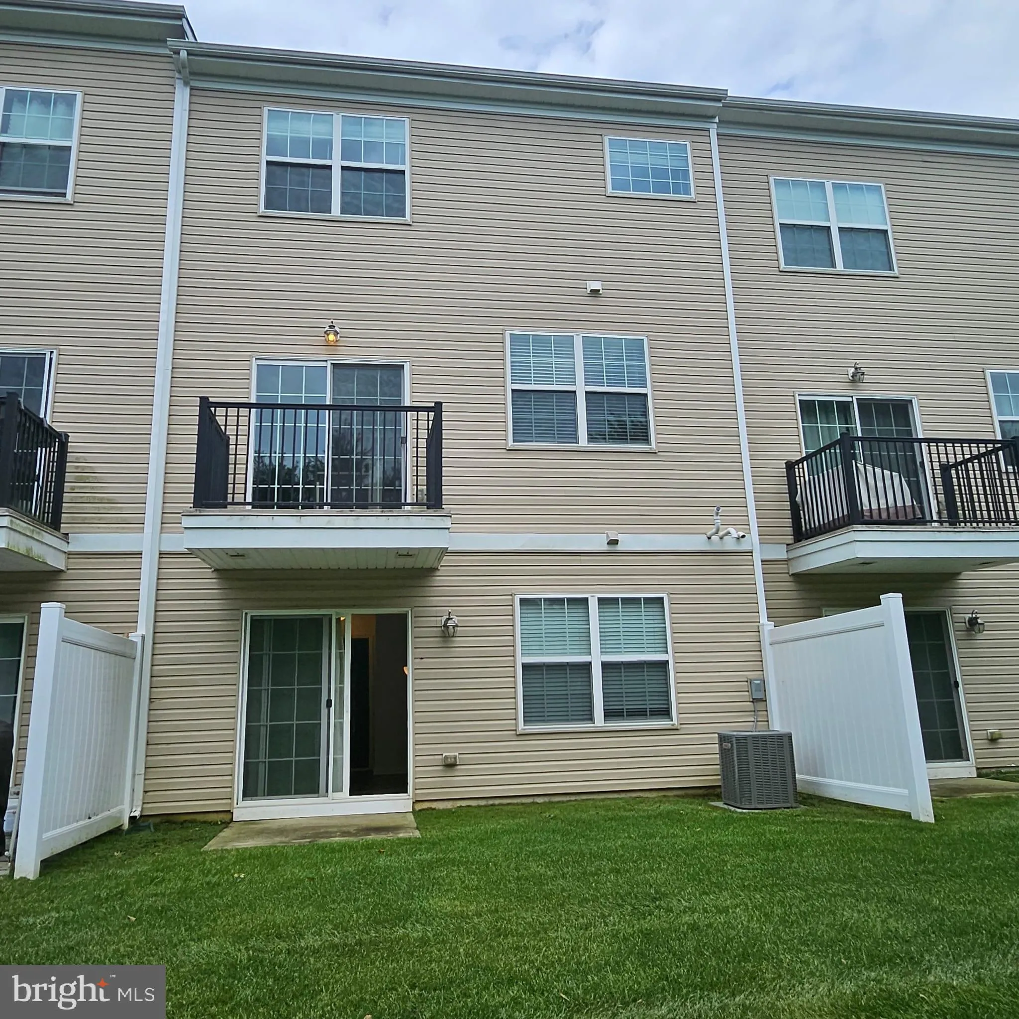 Florence, New Jersey 08518, United States, 3 Bedrooms Bedrooms, ,4 BathroomsBathrooms,Residential,Coming Soon,168938