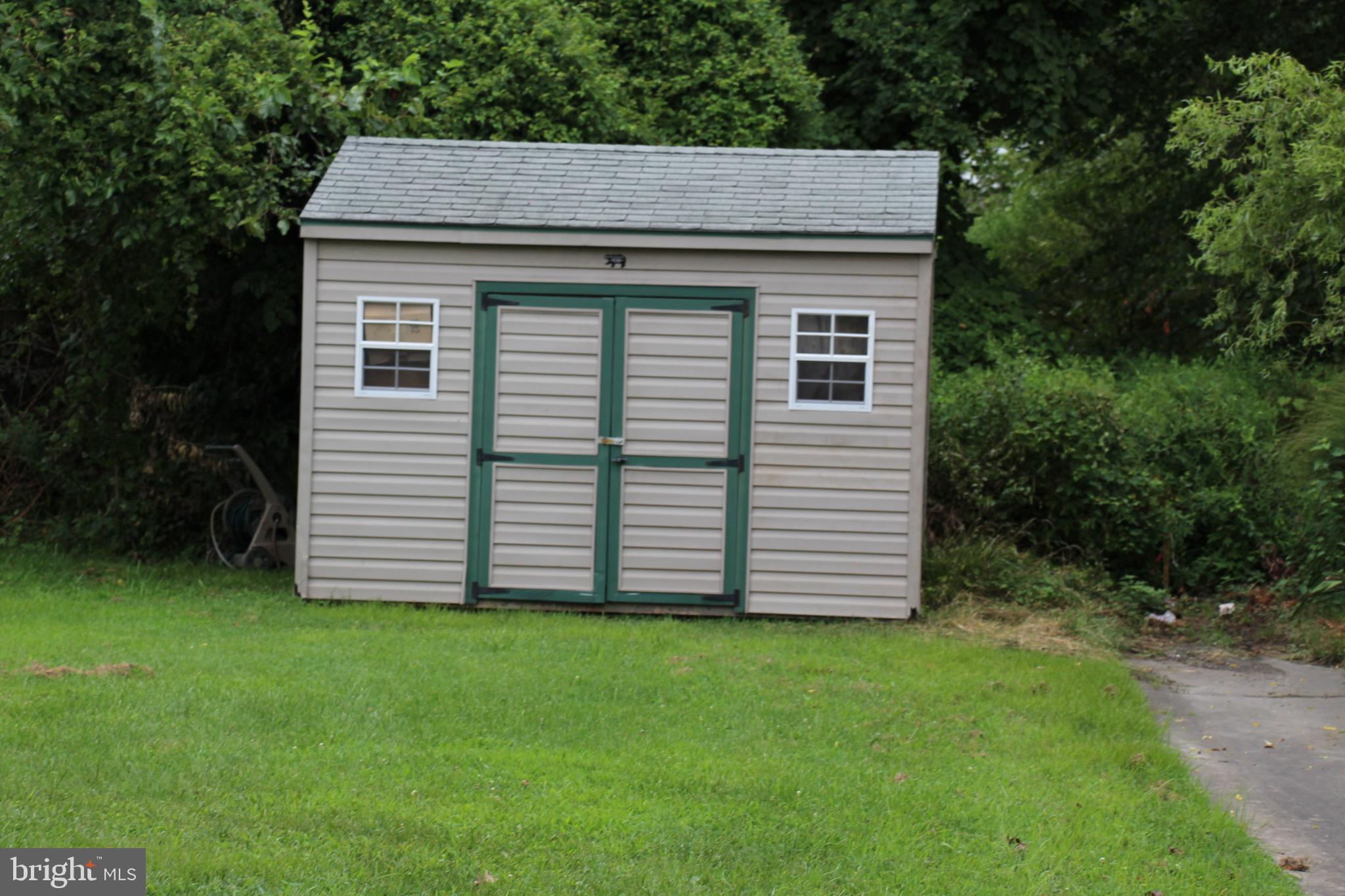 GOLTON - Residential Lease