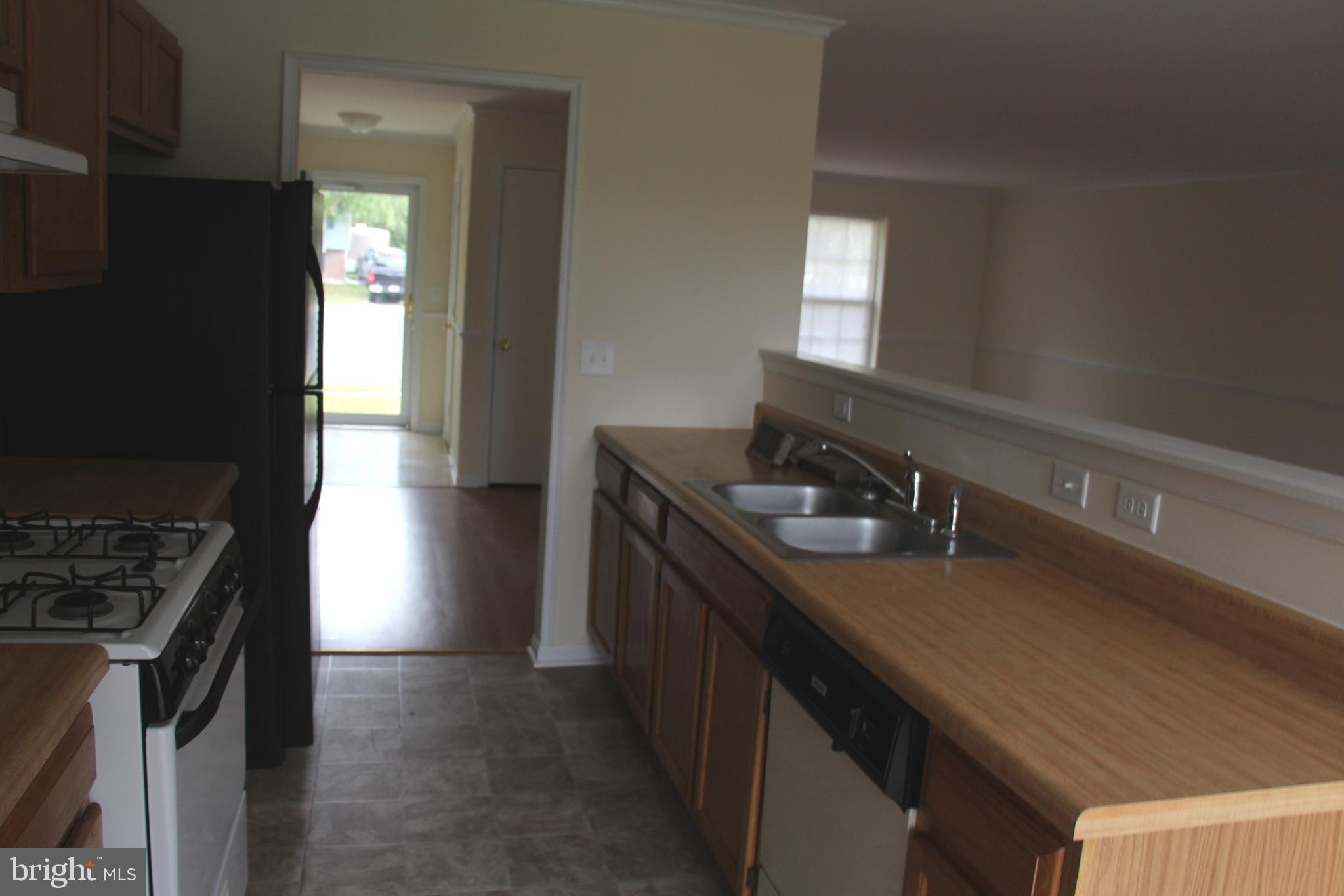 GOLTON - Residential Lease