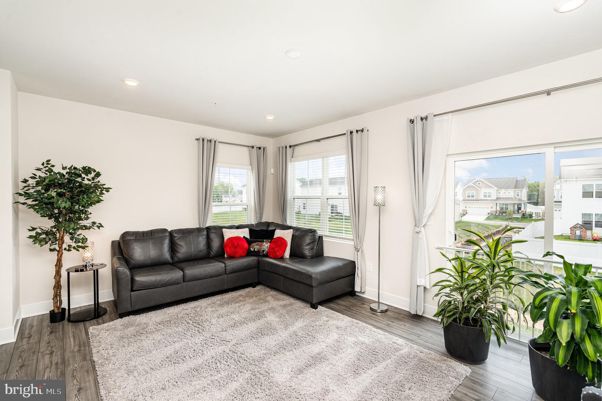 ST CHARLES - Residential Lease