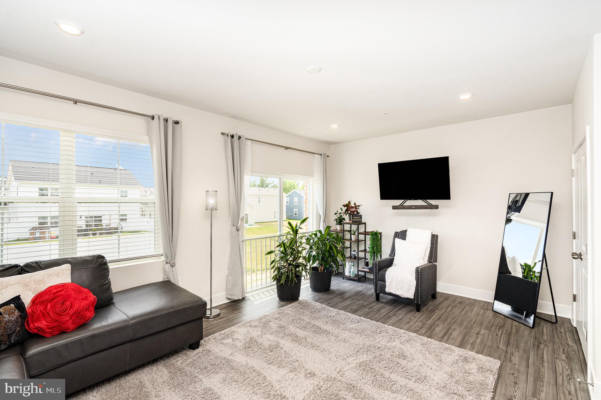 ST CHARLES - Residential Lease