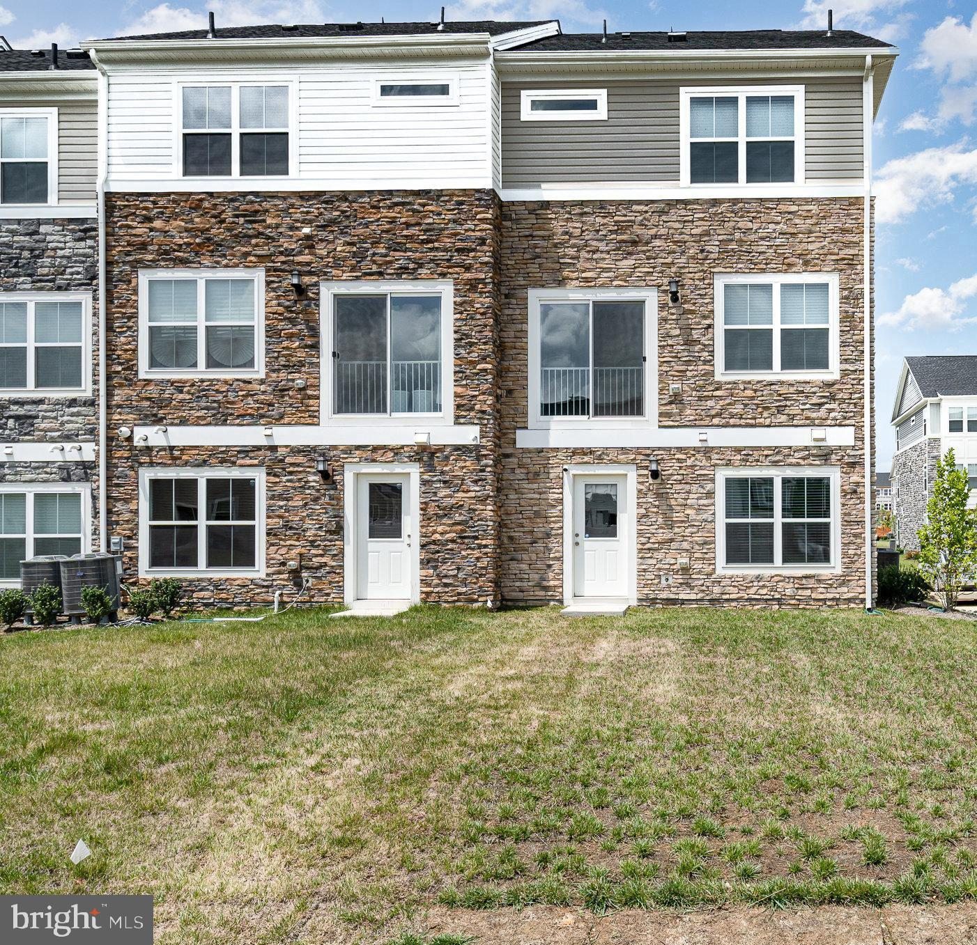 ST CHARLES - Residential Lease