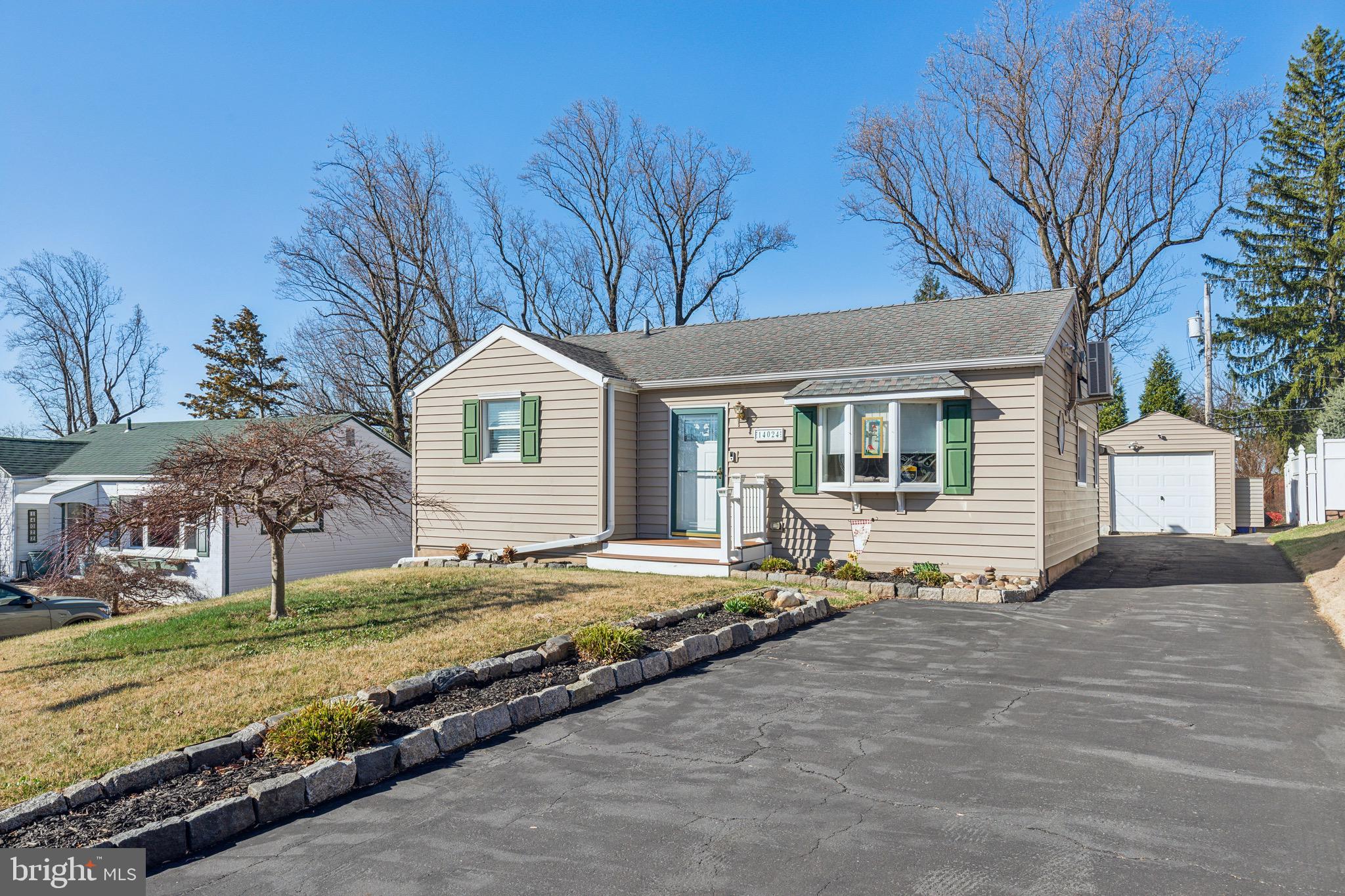 SOMERTON - Residential