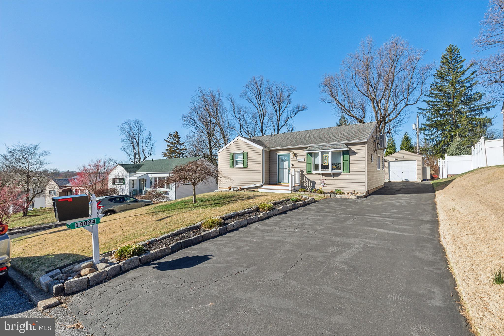 SOMERTON - Residential