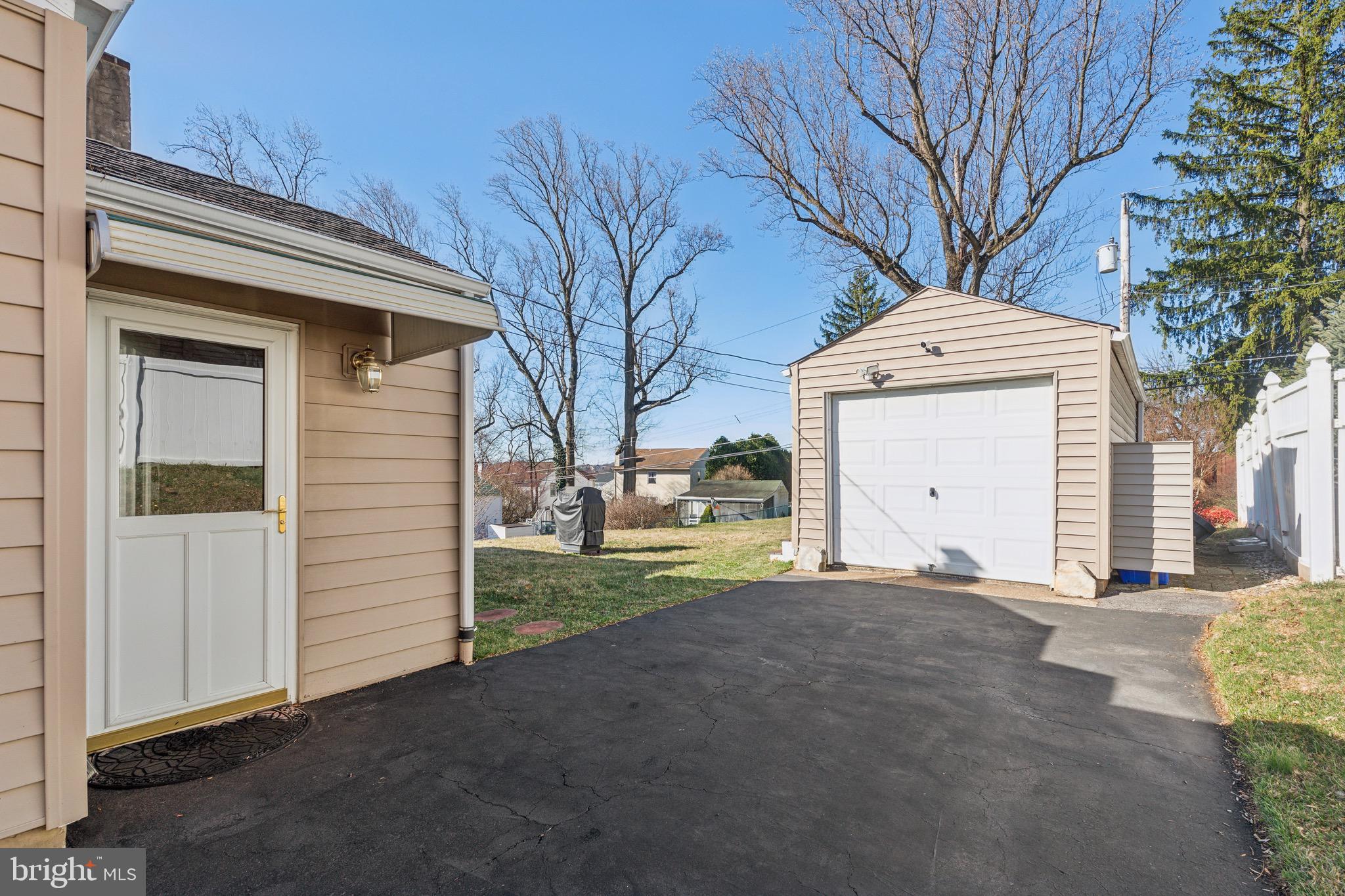 SOMERTON - Residential