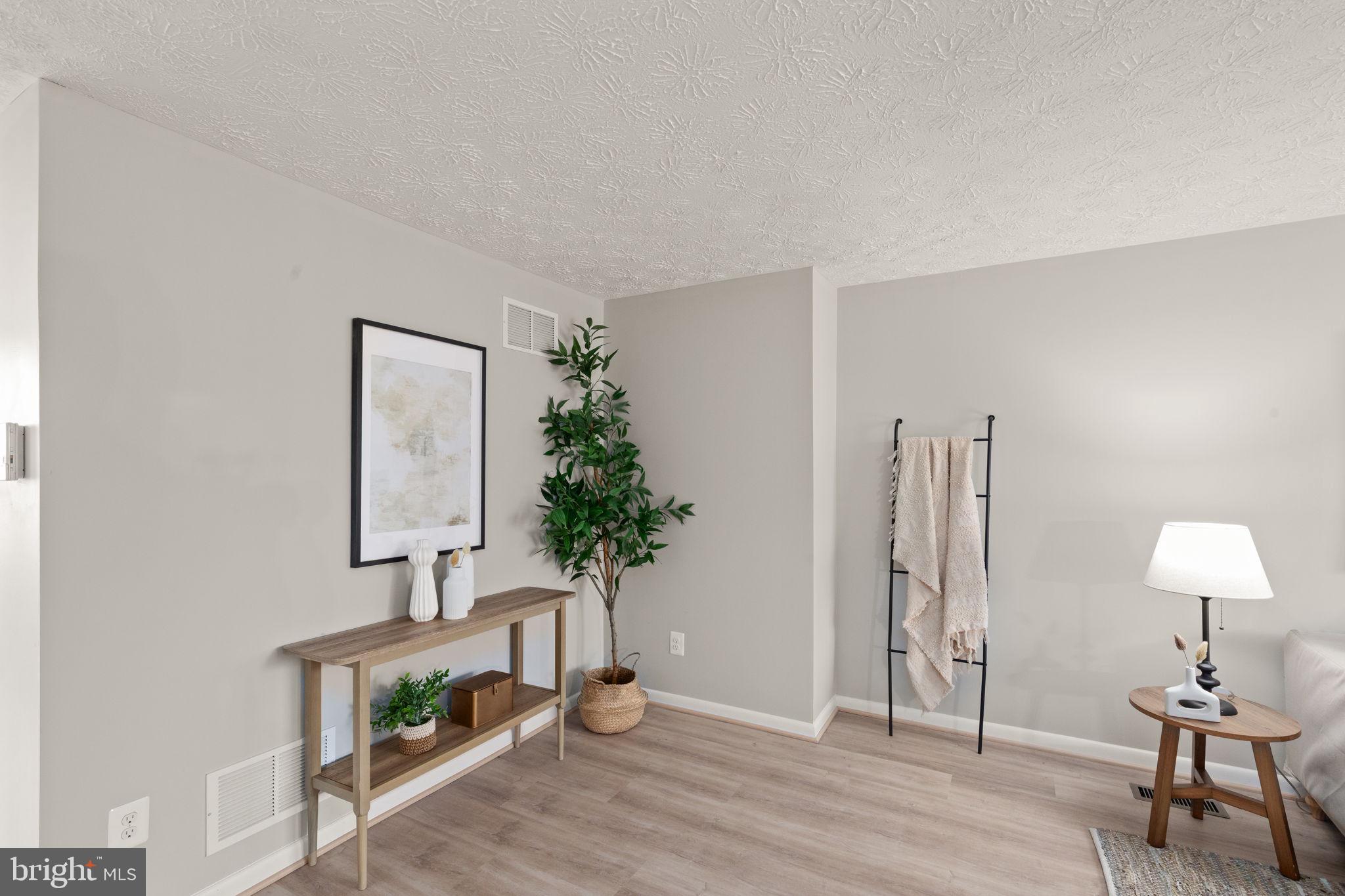 WEST SHORE - Residential