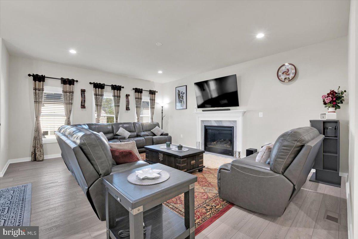 LENAH MILL - Residential