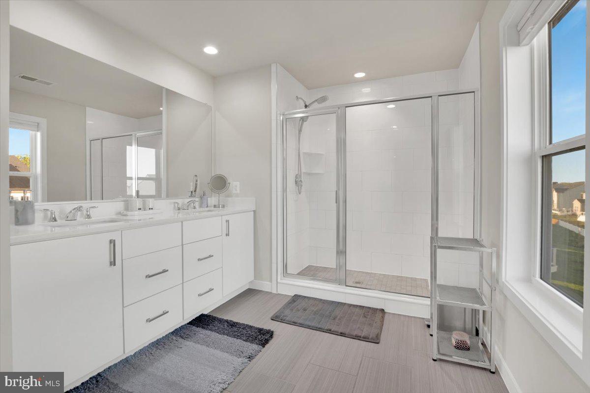 LENAH MILL - Residential