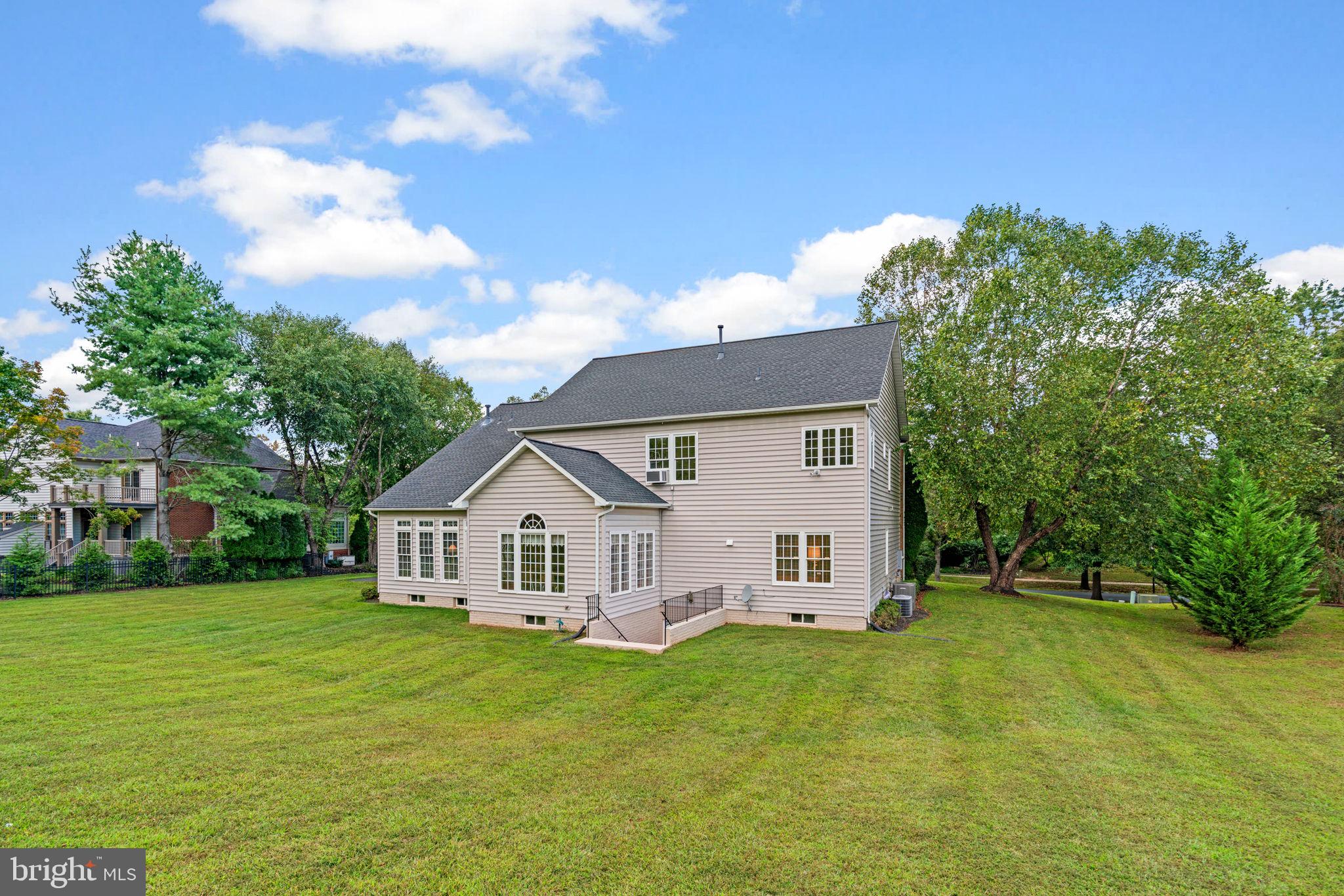 HAMPSHIRE GREENS - Residential