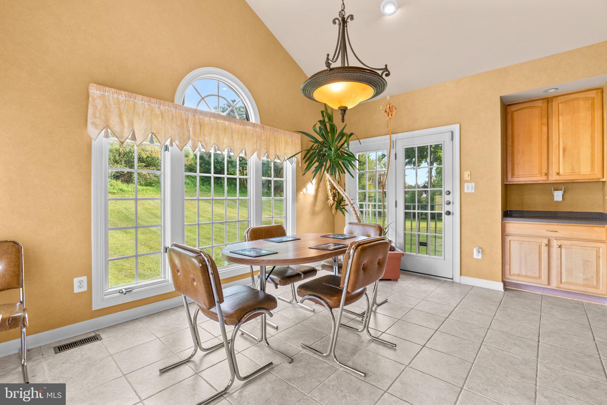 HAMPSHIRE GREENS - Residential