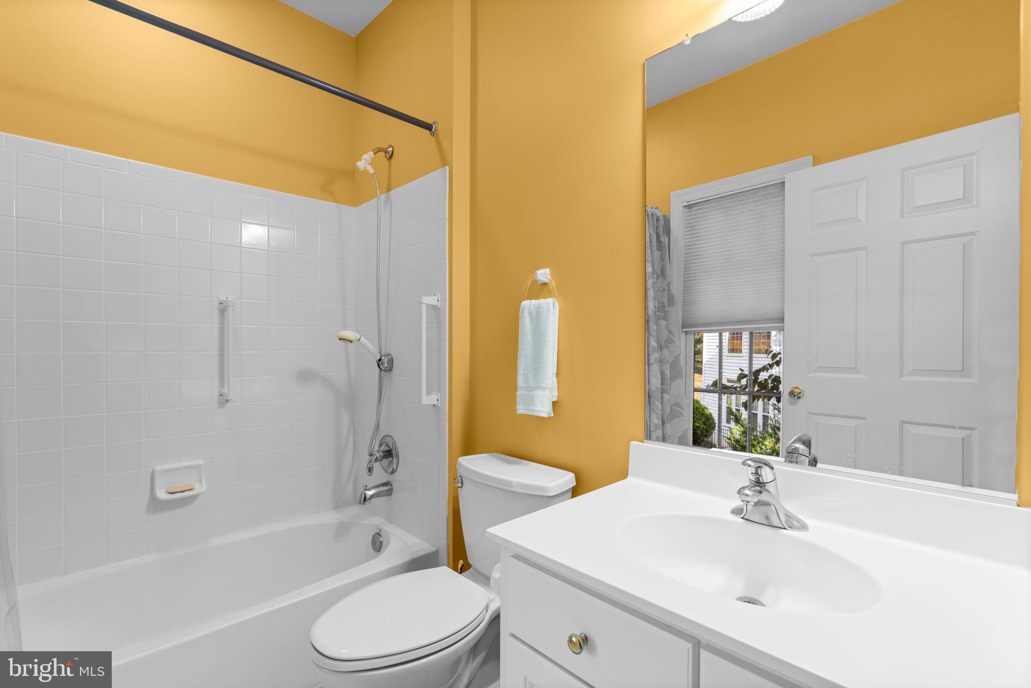 HAMPSHIRE GREENS - Residential