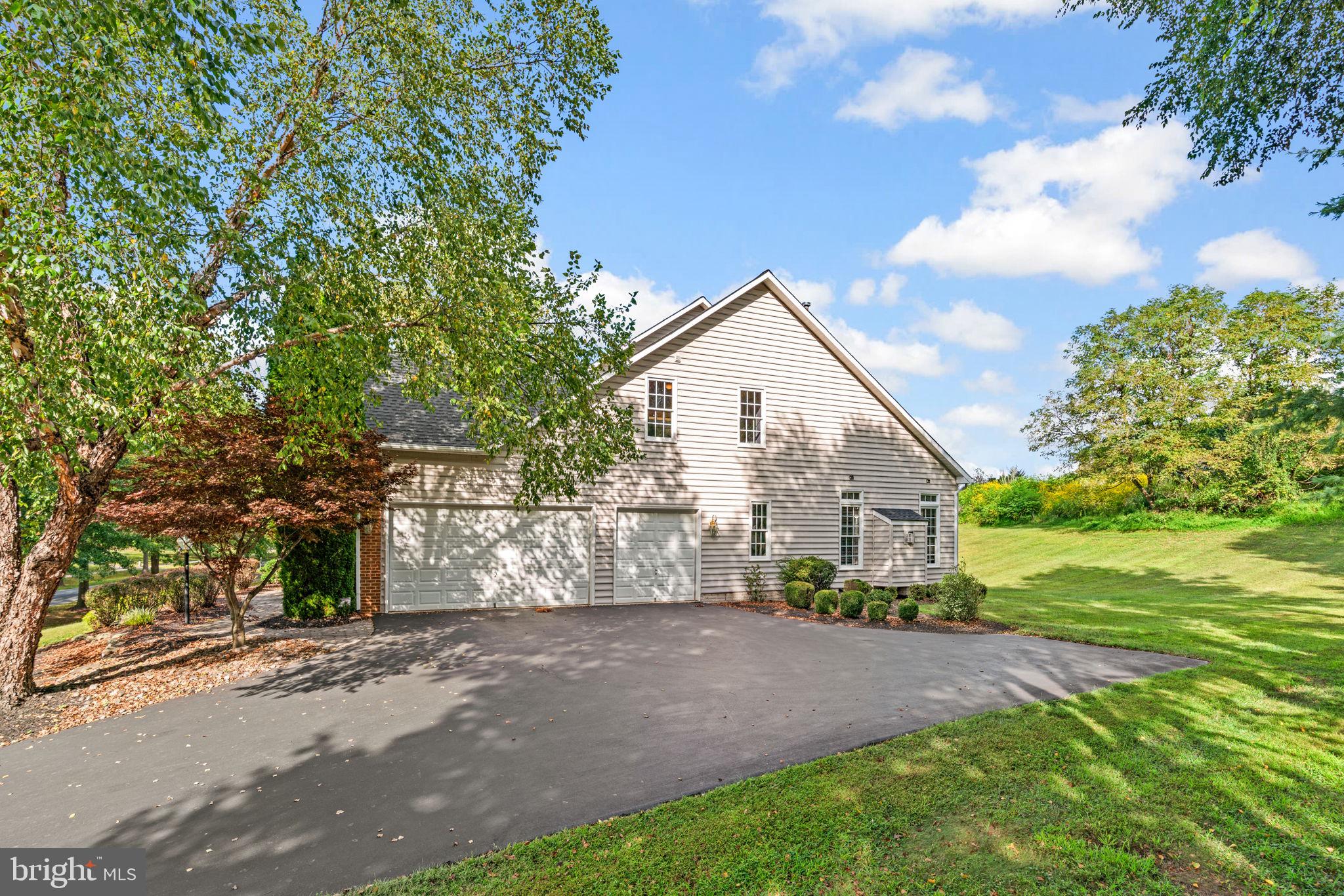 HAMPSHIRE GREENS - Residential