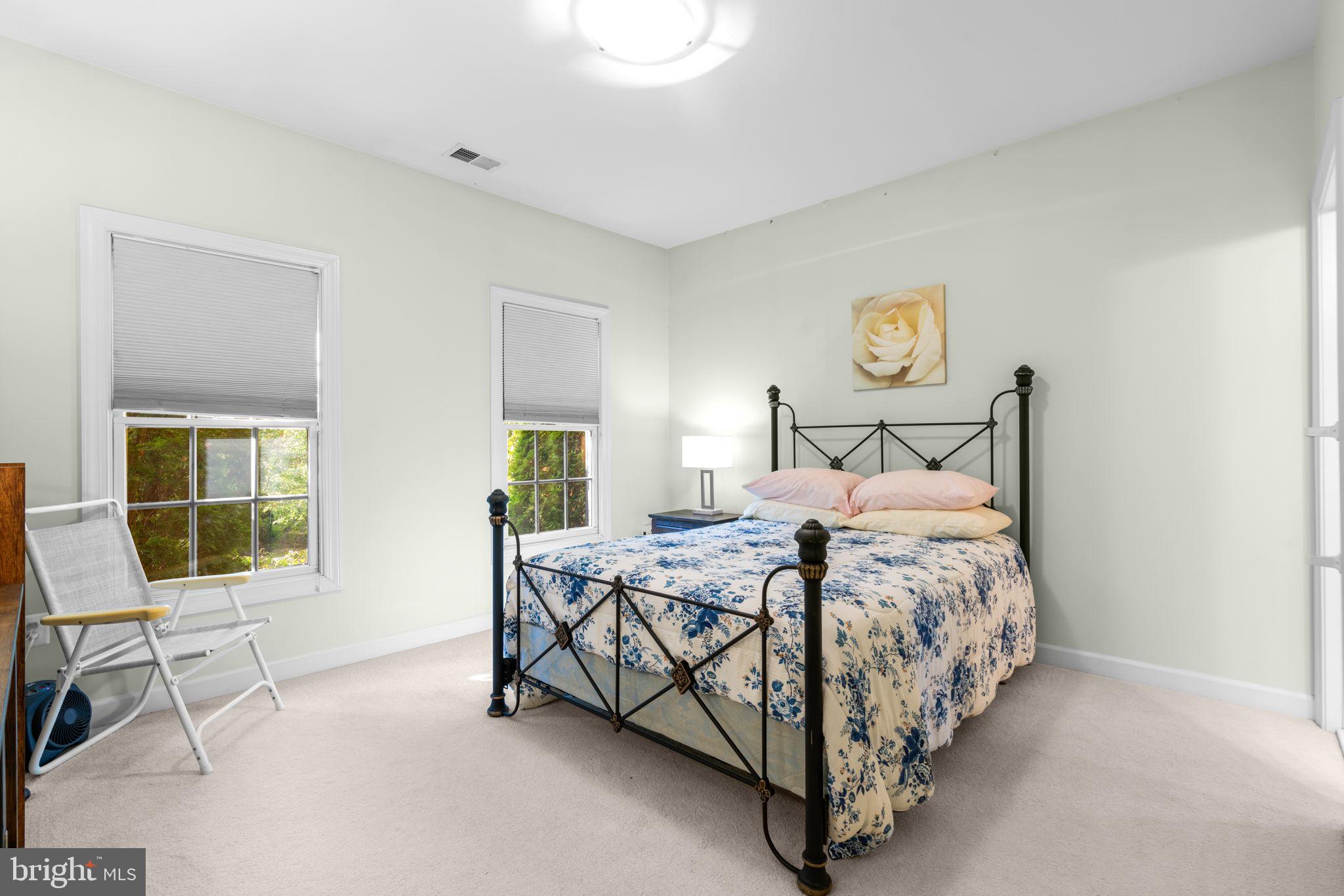 HAMPSHIRE GREENS - Residential