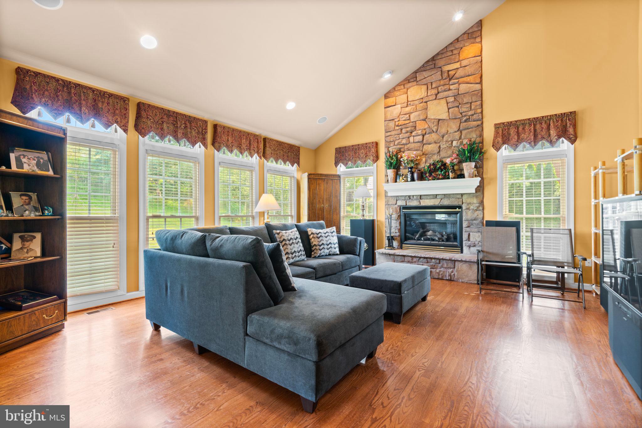 HAMPSHIRE GREENS - Residential