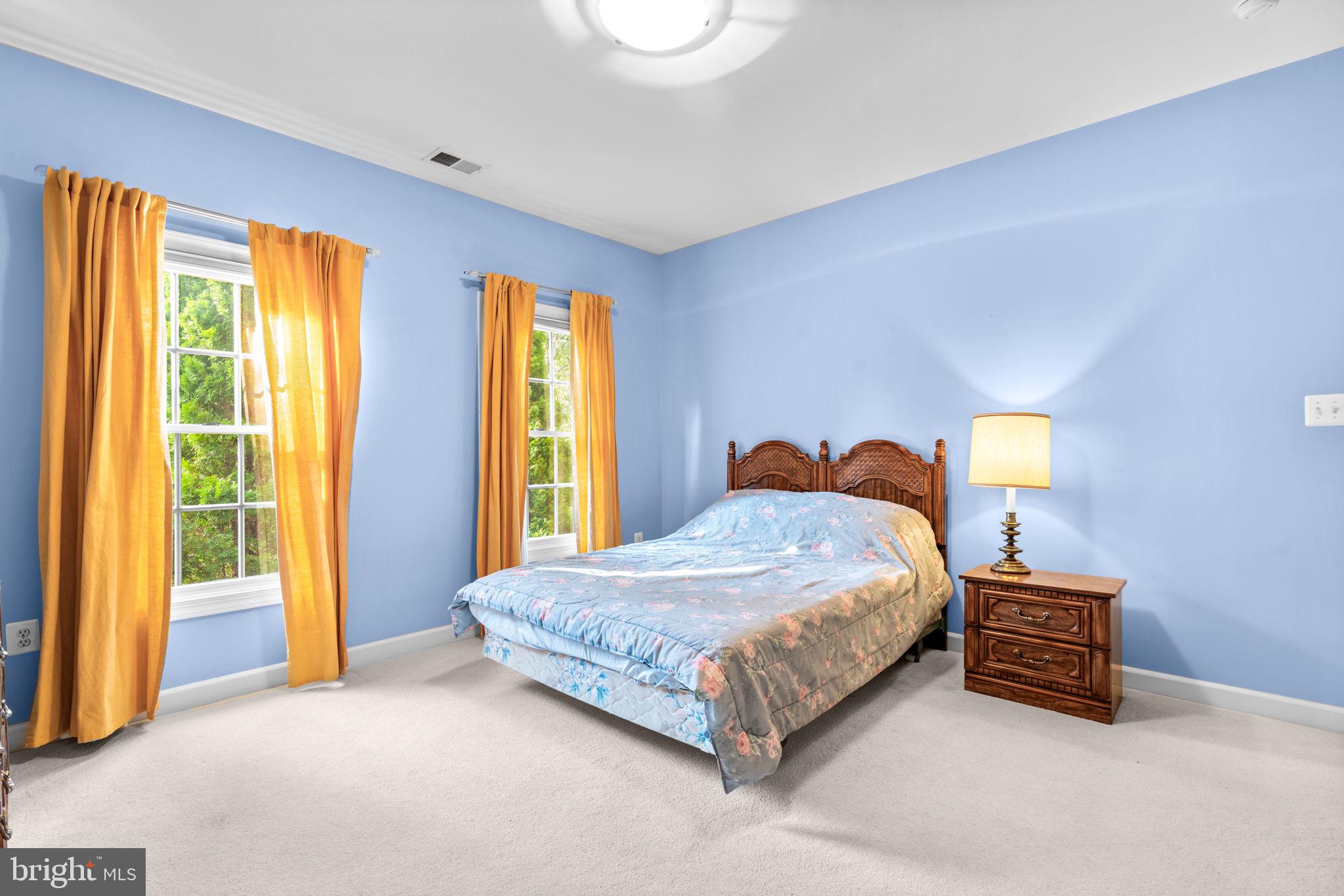 HAMPSHIRE GREENS - Residential