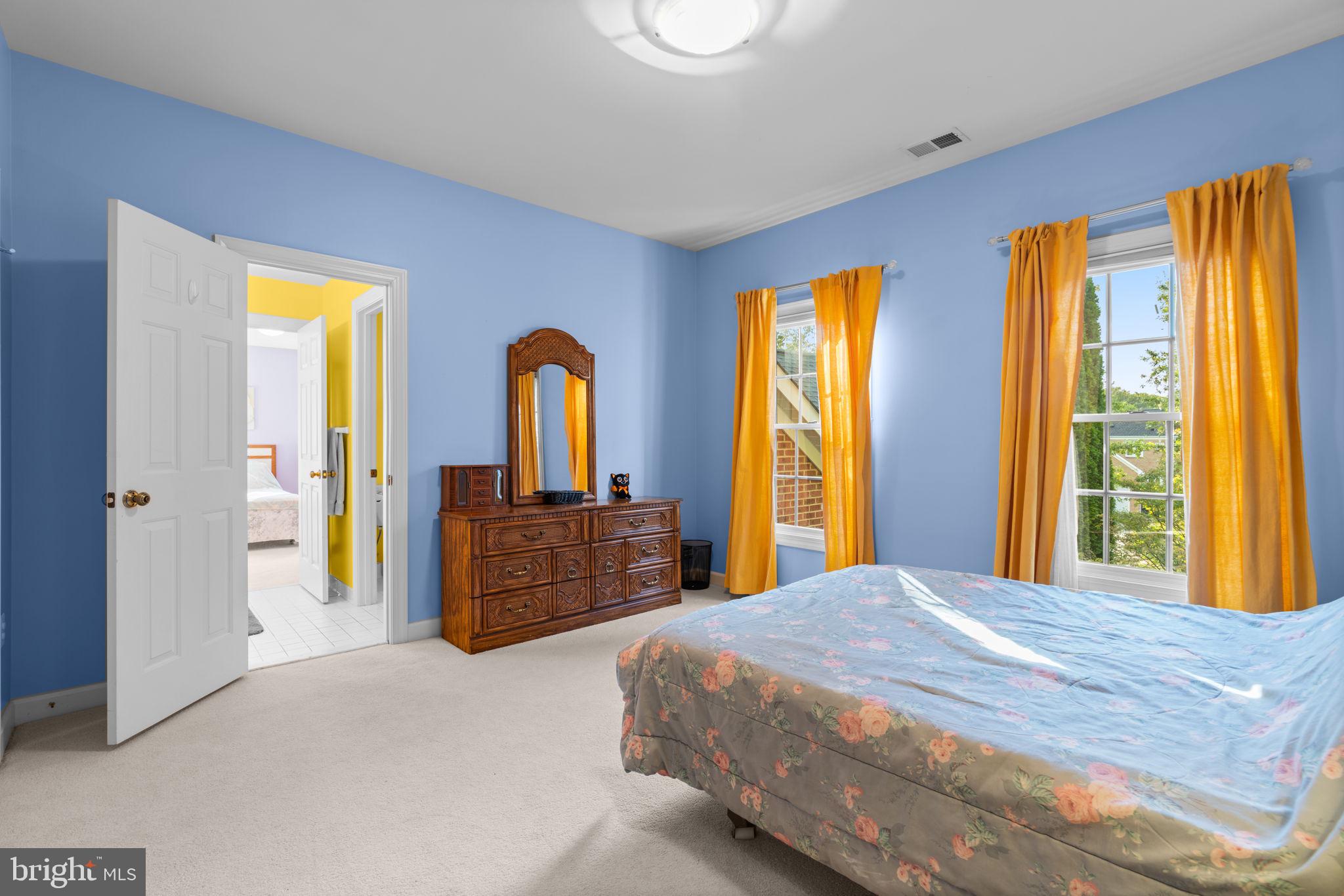 HAMPSHIRE GREENS - Residential