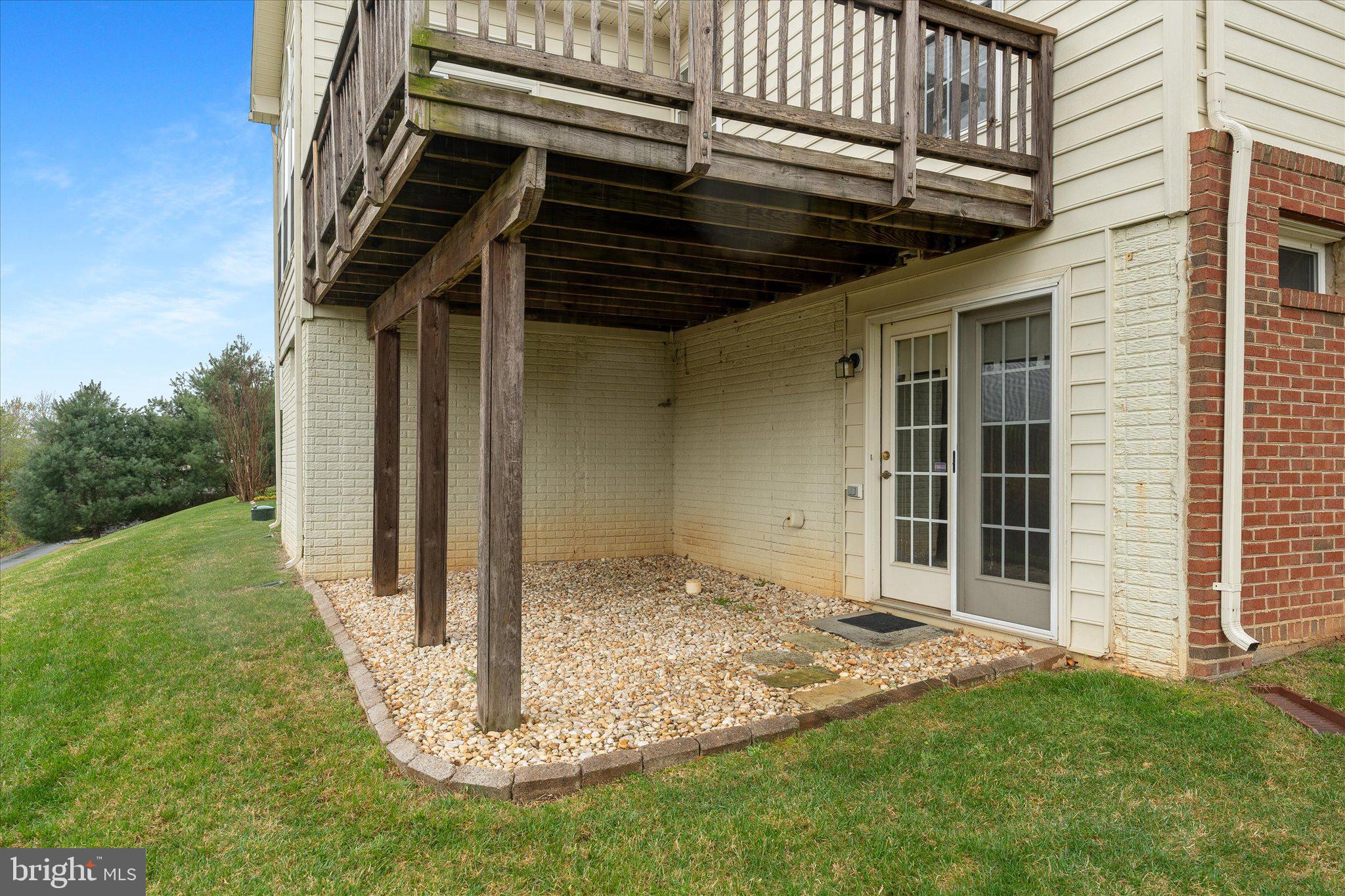 SUFFIELD MEADOWS - Residential