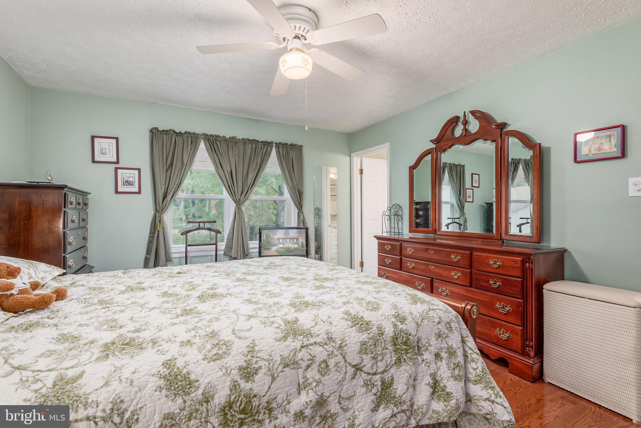 MONTCLAIR/COUNTRY CLUB - Residential