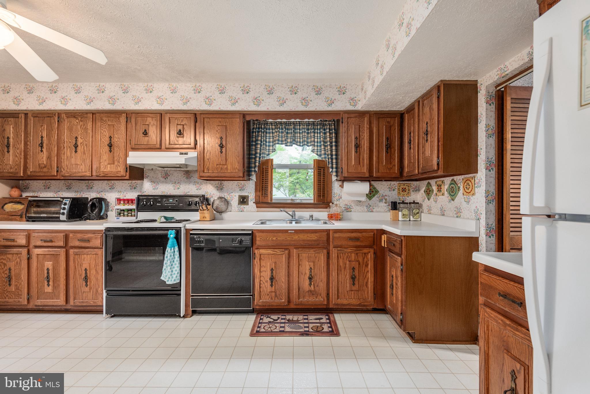 MONTCLAIR/COUNTRY CLUB - Residential