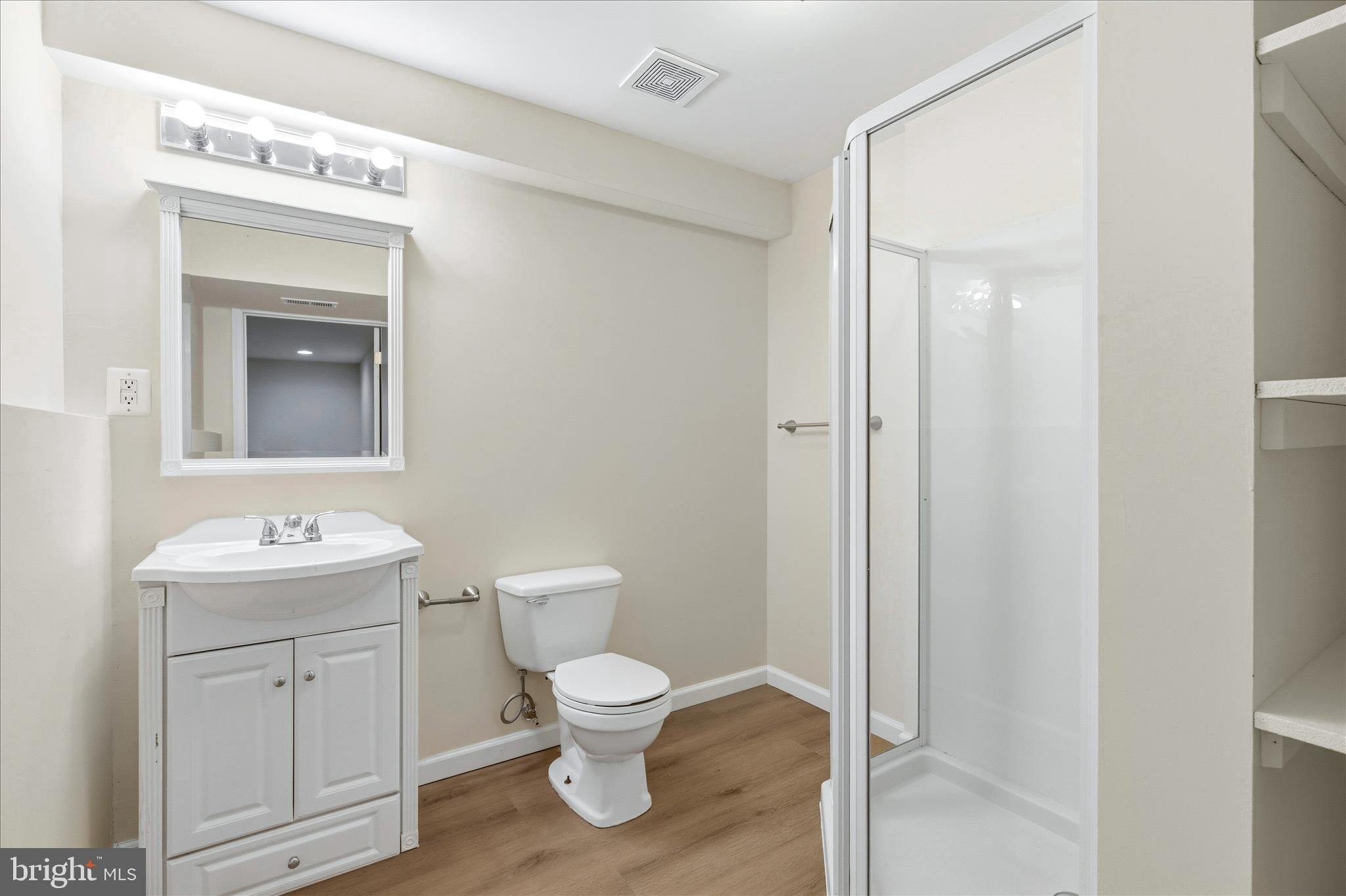 LAKE LINGANORE WOODRIDGE - Residential