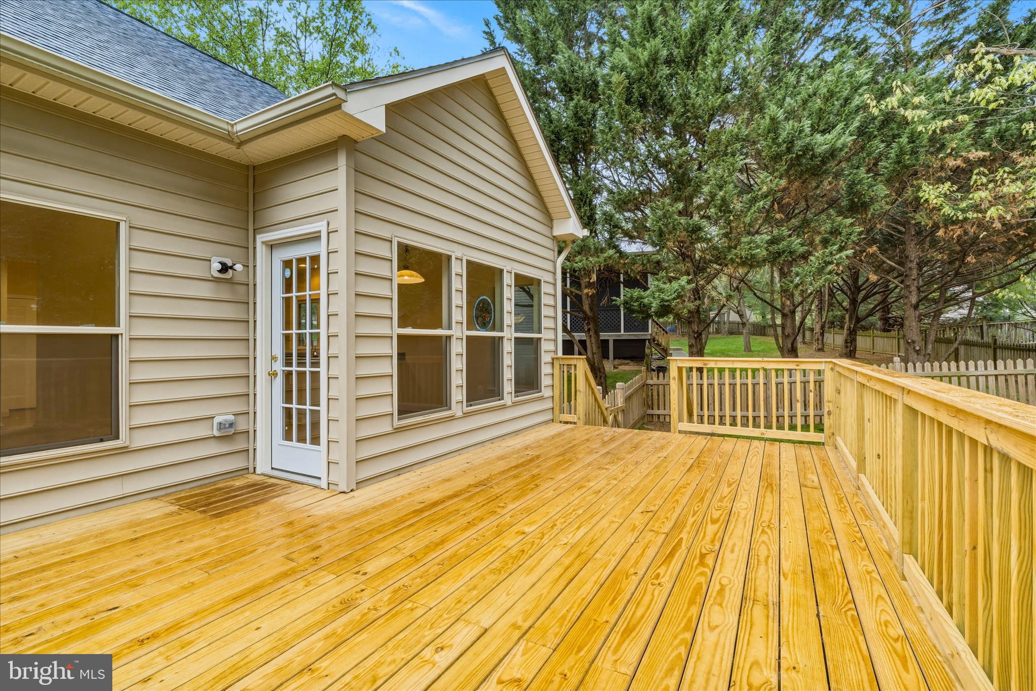 LAKE LINGANORE WOODRIDGE - Residential