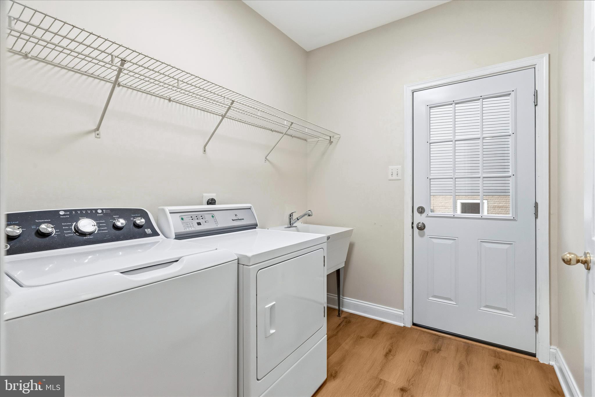 LAKE LINGANORE WOODRIDGE - Residential