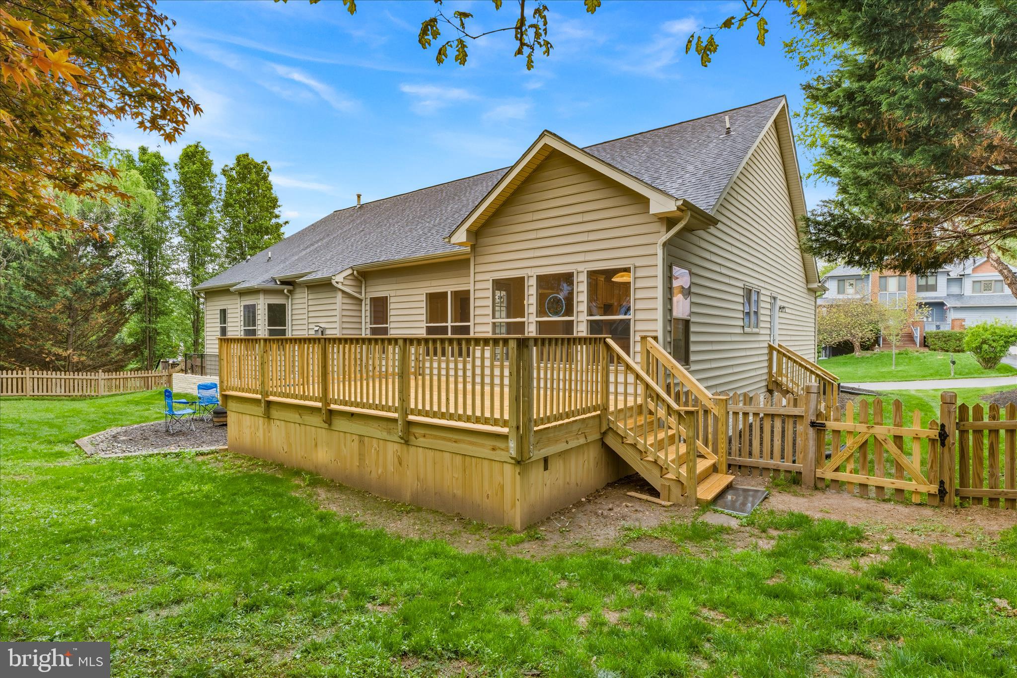 LAKE LINGANORE WOODRIDGE - Residential