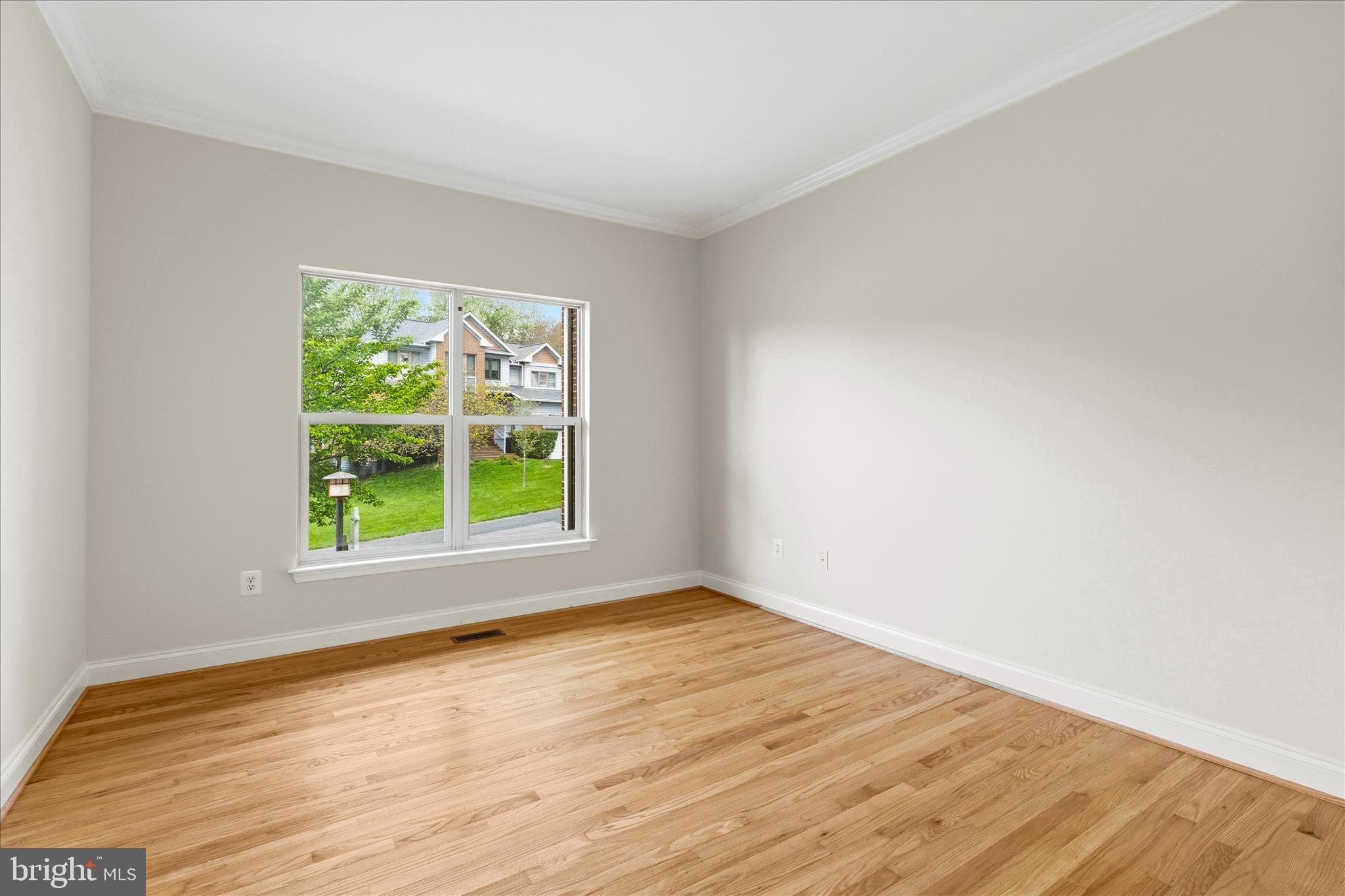 LAKE LINGANORE WOODRIDGE - Residential